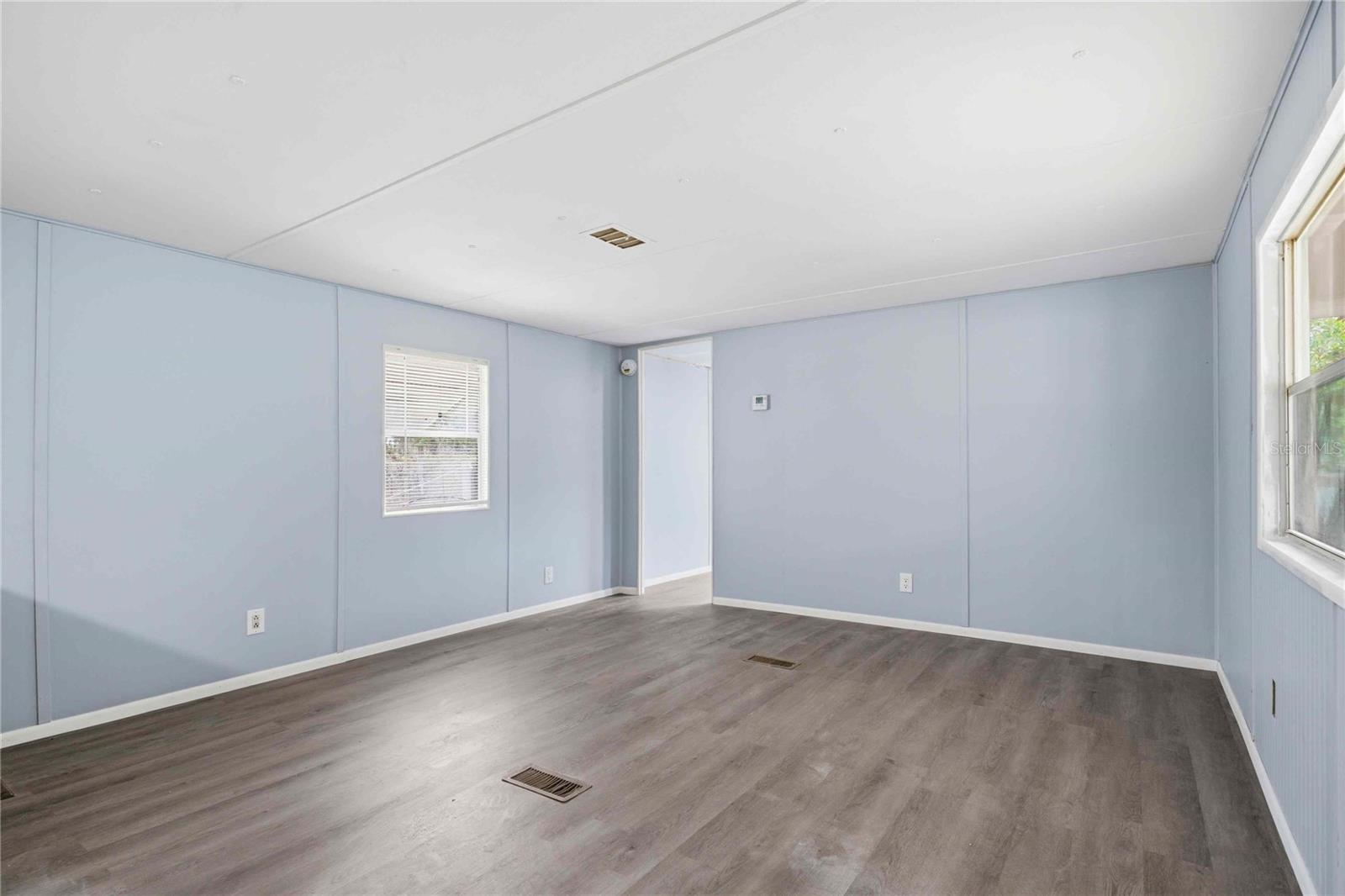 Image 9 of 33 For 5494 Oldfield Avenue