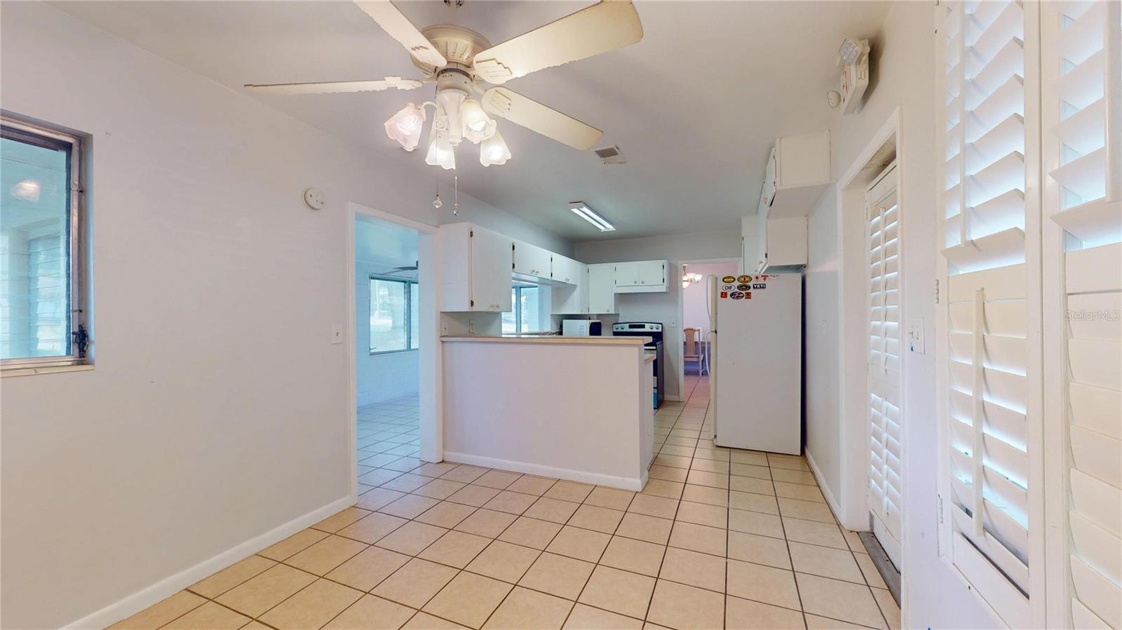 Image 11 of 47 For 121 Seminole Avenue