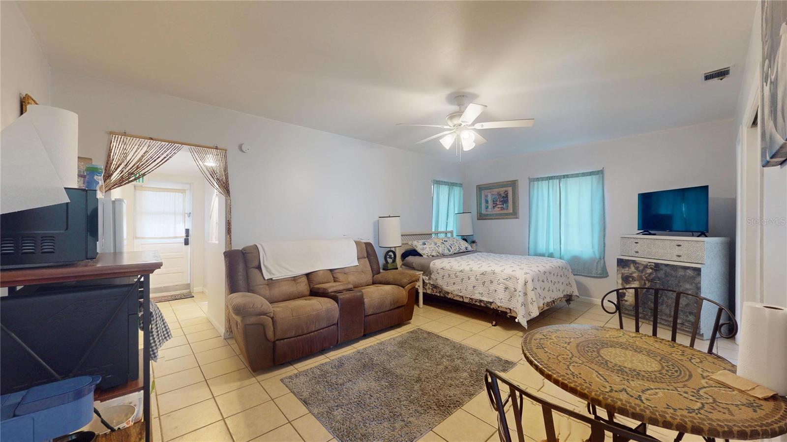 Image 15 of 47 For 121 Seminole Avenue