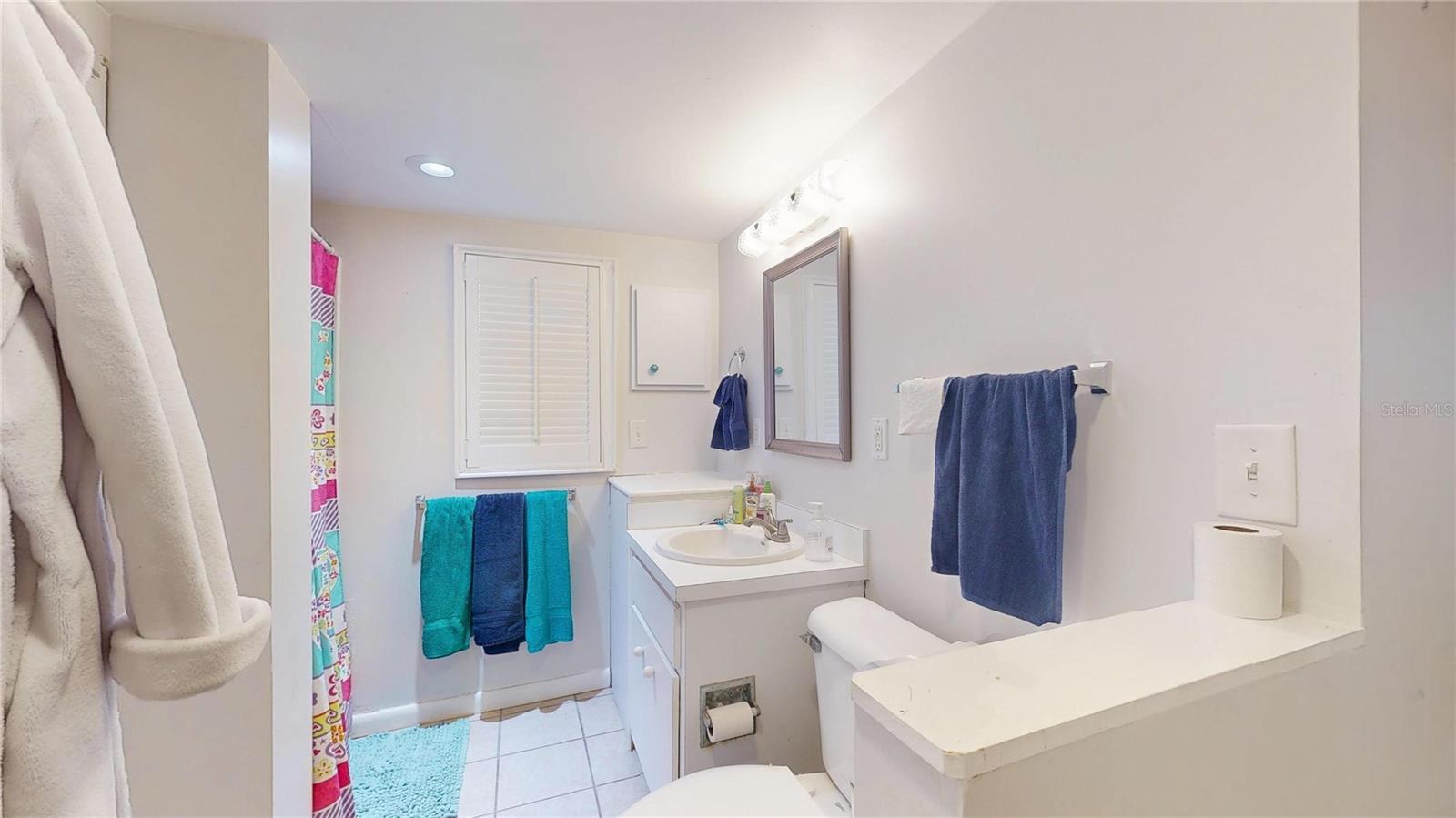 Image 17 of 47 For 121 Seminole Avenue