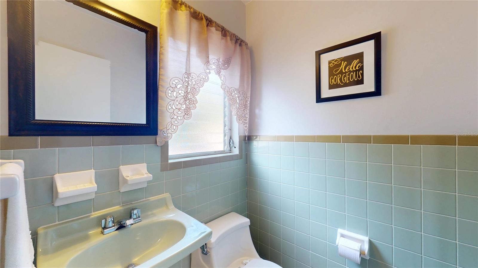 Image 21 of 47 For 121 Seminole Avenue