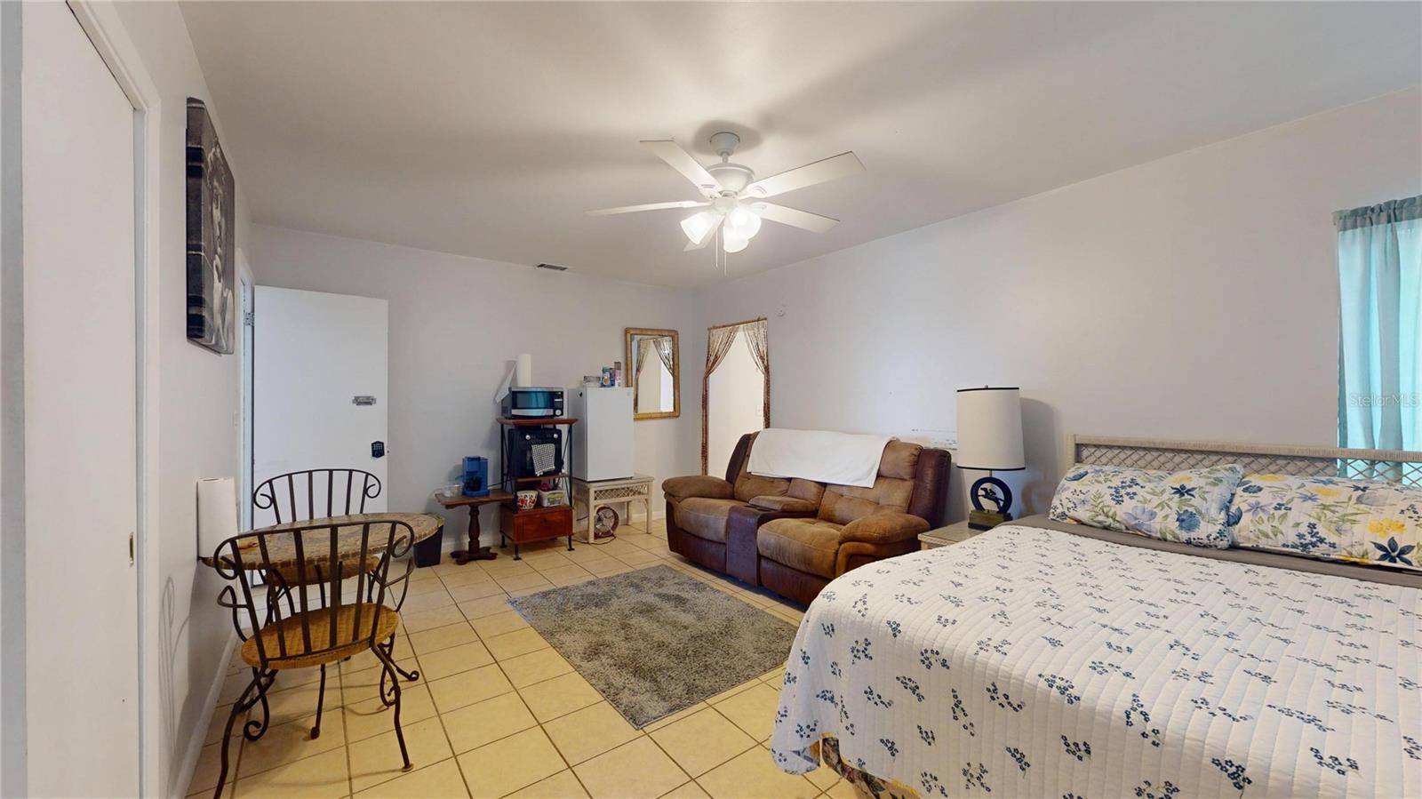 Image 22 of 47 For 121 Seminole Avenue