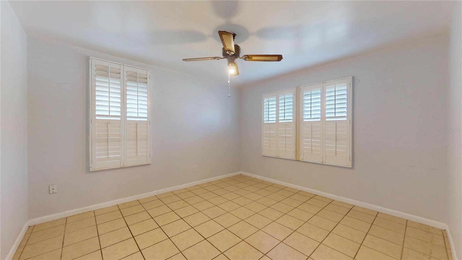 Image 23 of 47 For 121 Seminole Avenue