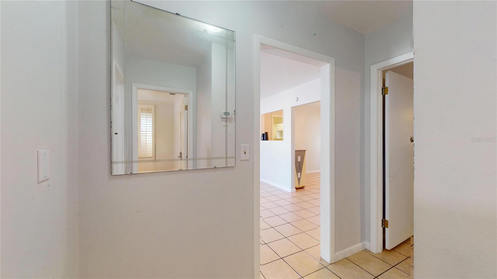 Image 27 of 47 For 121 Seminole Avenue