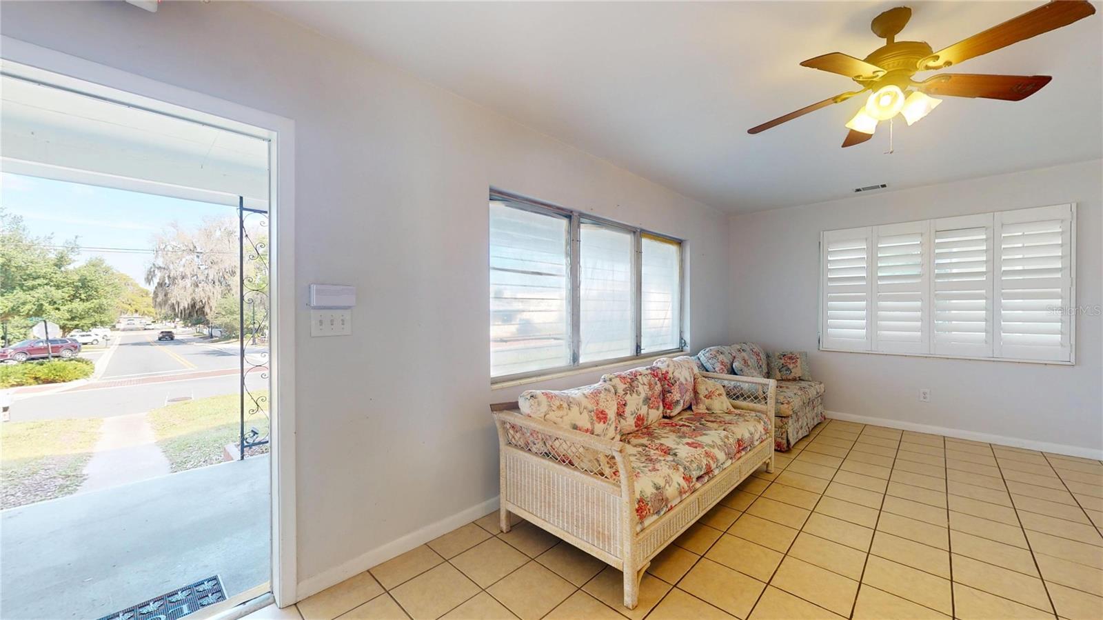 Image 3 of 47 For 121 Seminole Avenue