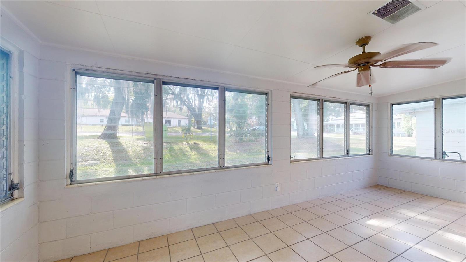 Image 31 of 47 For 121 Seminole Avenue