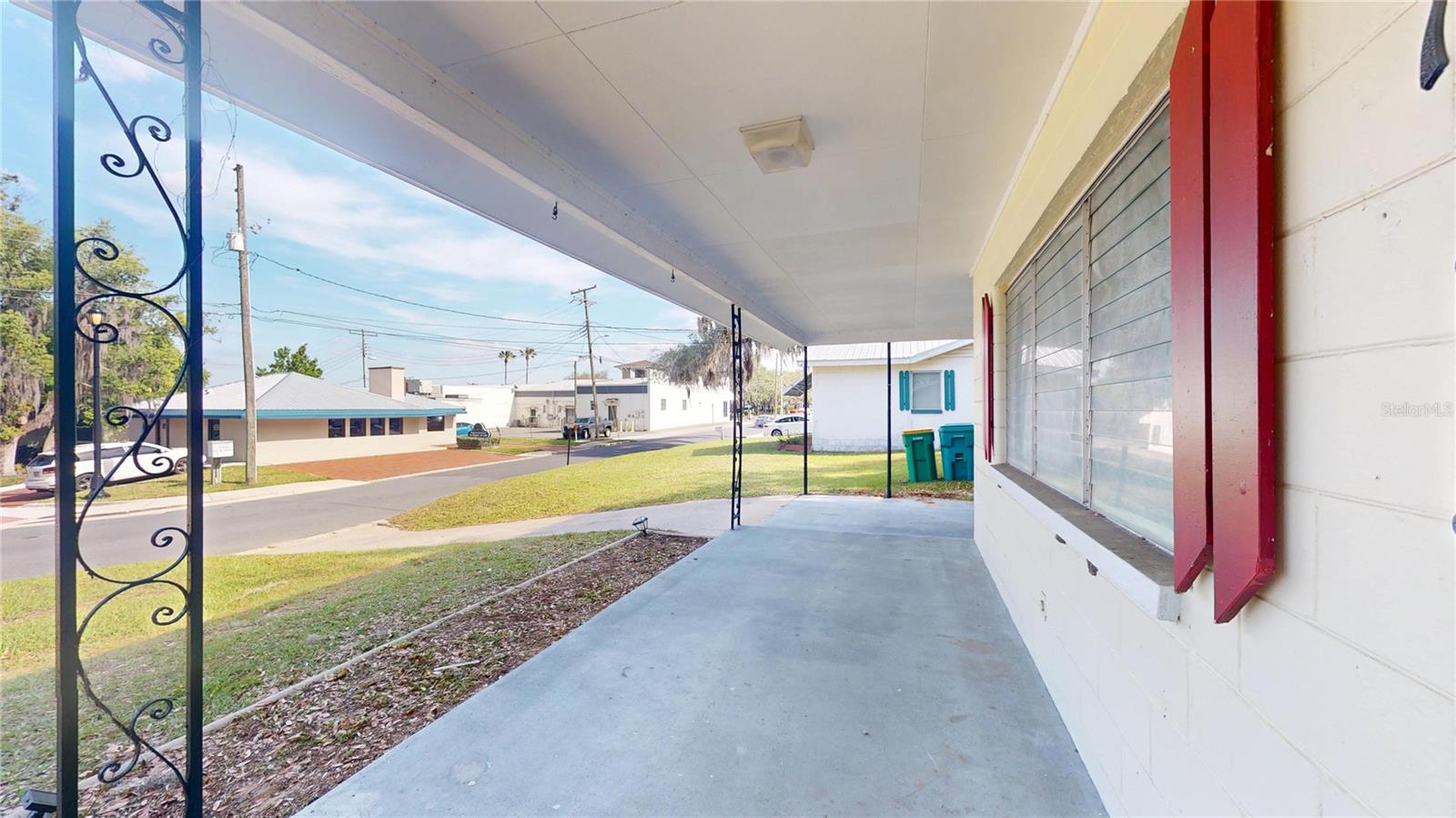 Image 37 of 47 For 121 Seminole Avenue