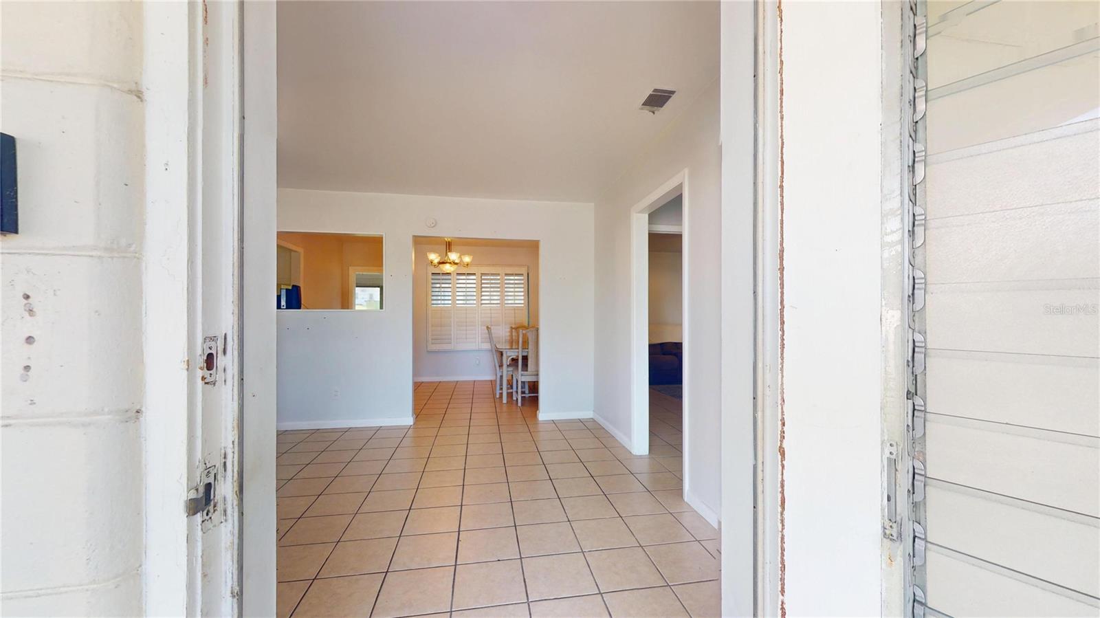 Image 4 of 47 For 121 Seminole Avenue