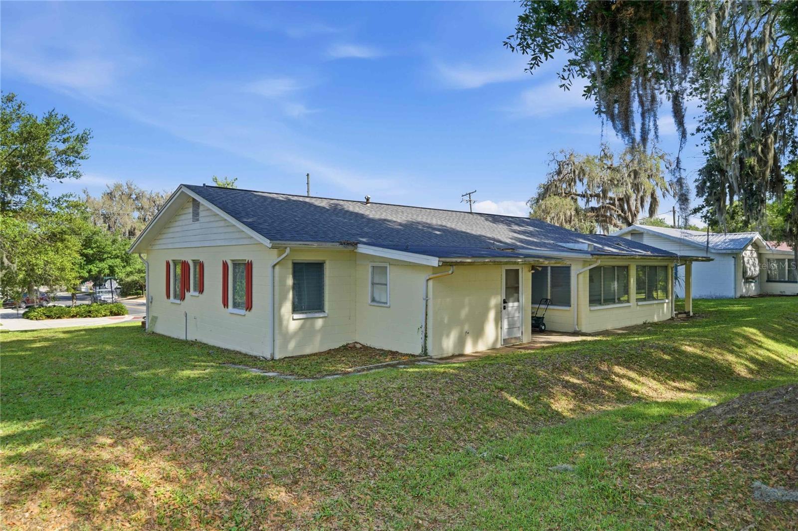 Image 43 of 47 For 121 Seminole Avenue