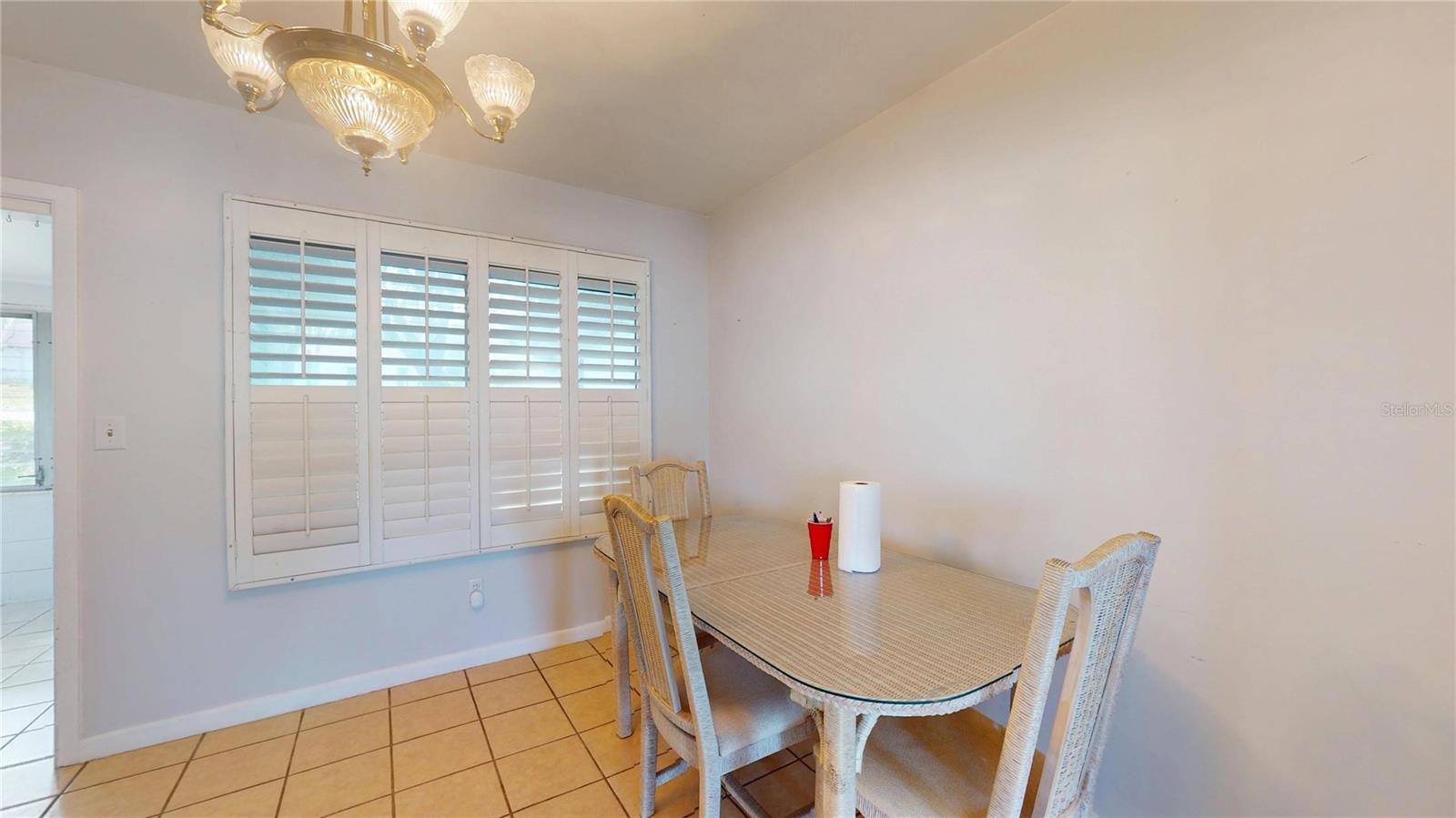 Image 5 of 47 For 121 Seminole Avenue