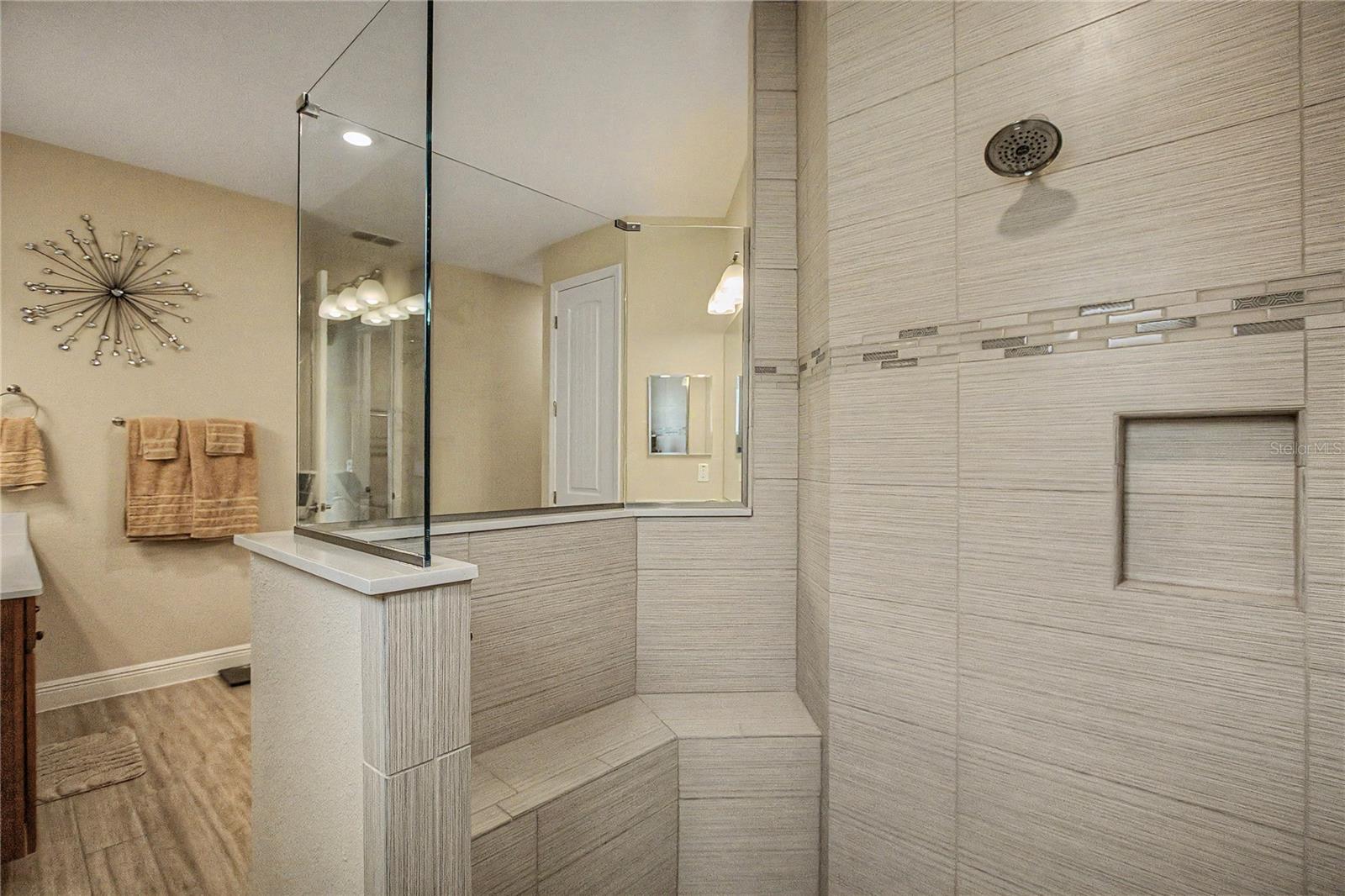 Image 14 of 47 For 9694 79th Loop