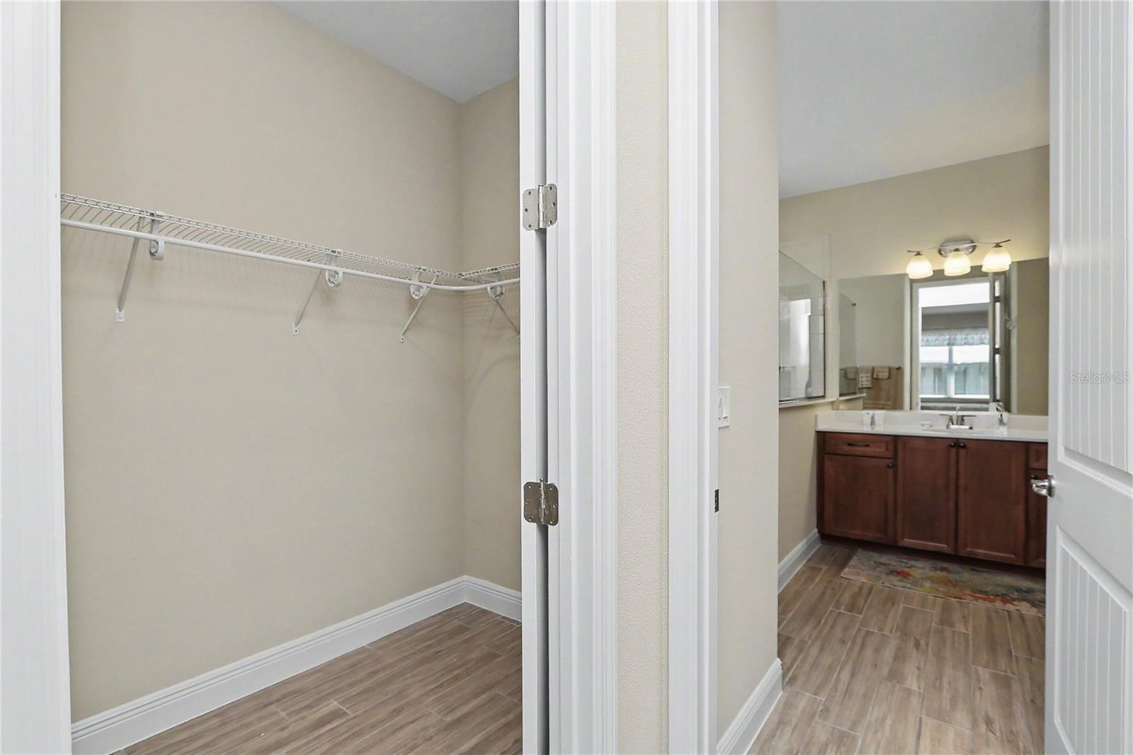 Image 19 of 47 For 9694 79th Loop