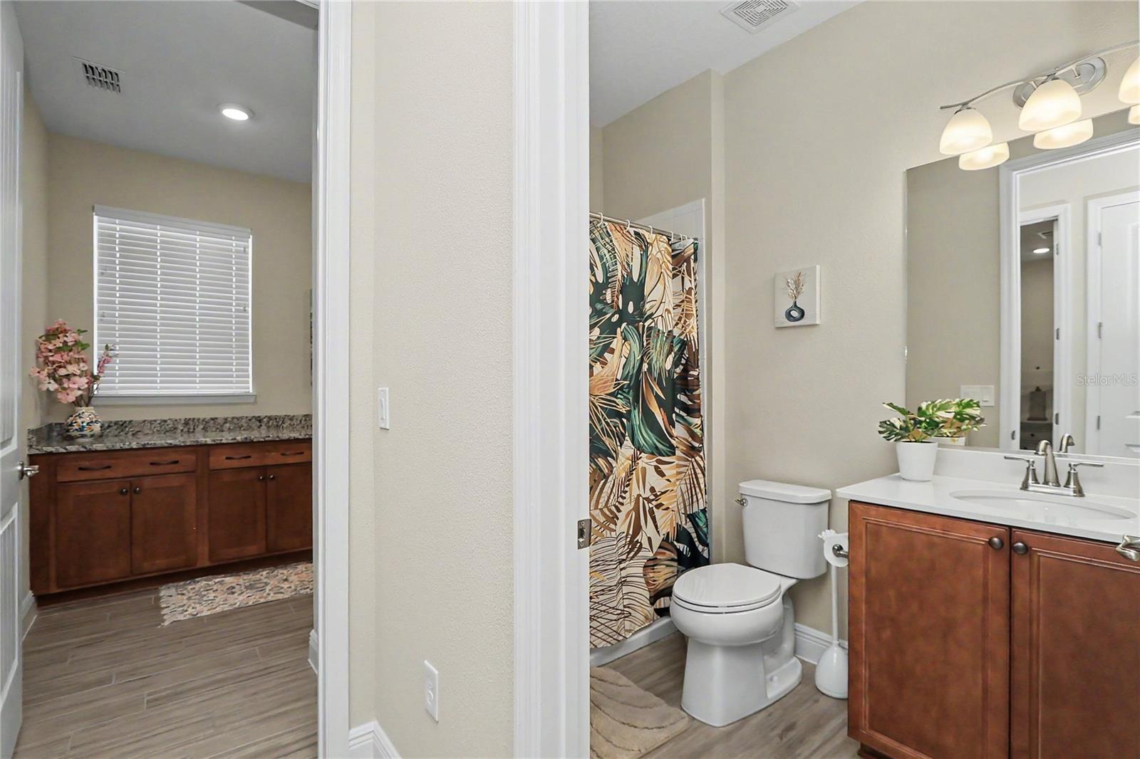 Image 25 of 47 For 9694 79th Loop