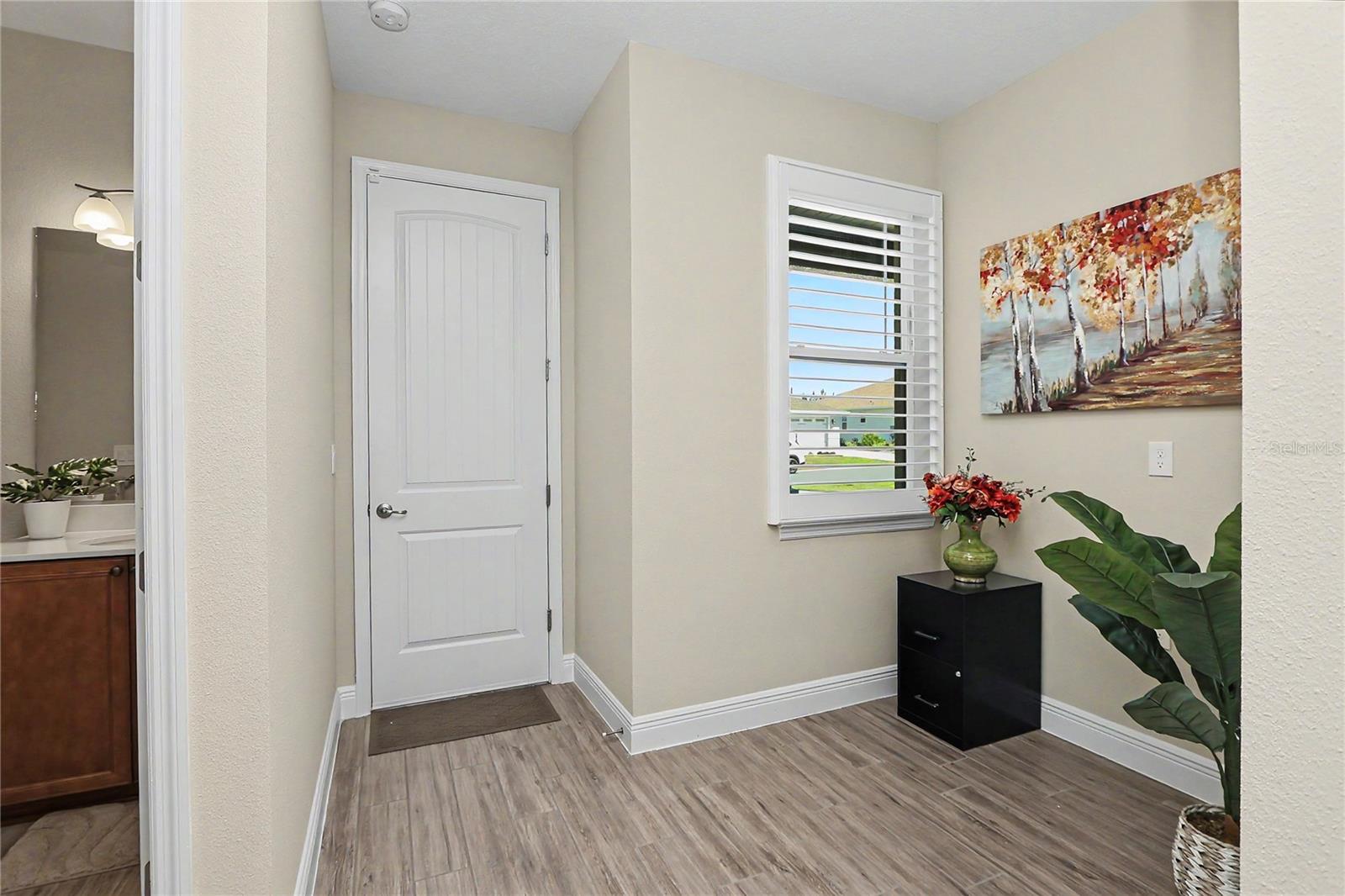 Image 33 of 47 For 9694 79th Loop