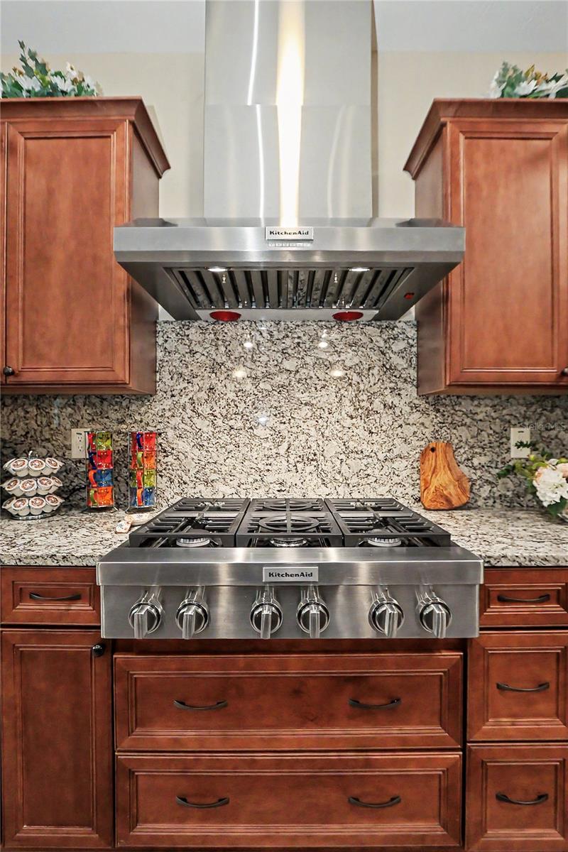 Image 37 of 47 For 9694 79th Loop