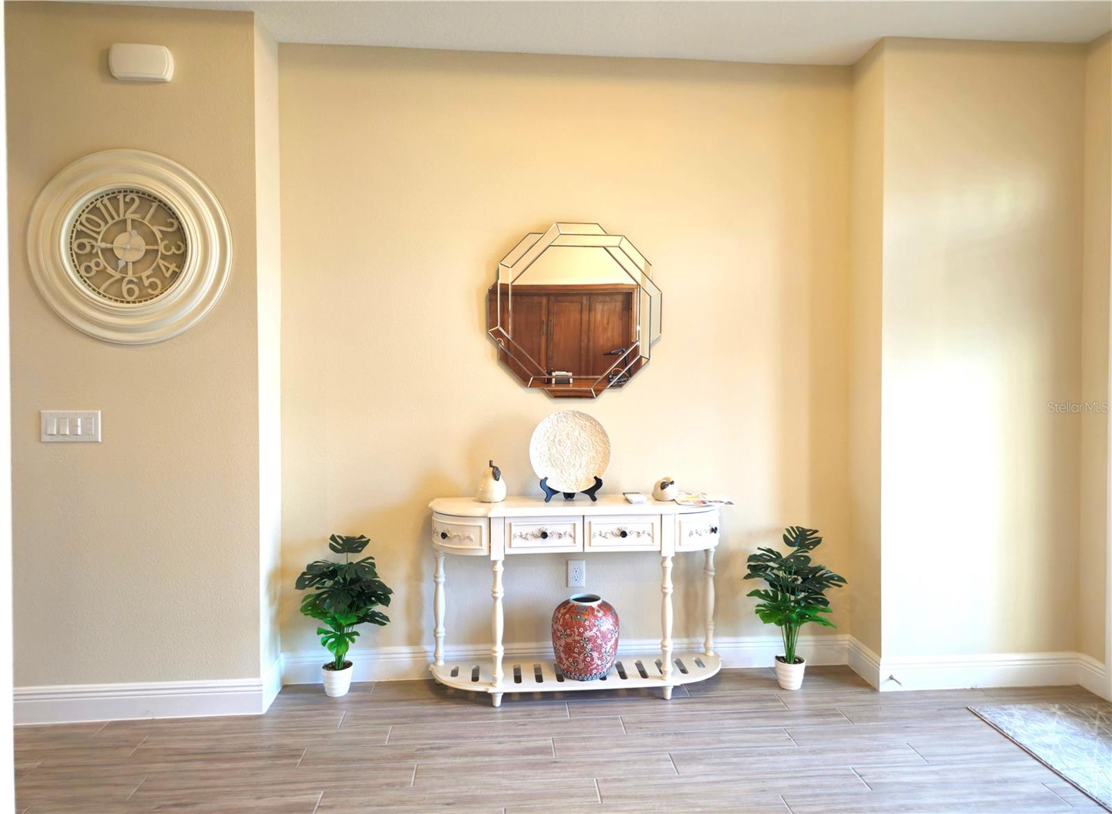 Image 42 of 47 For 9694 79th Loop