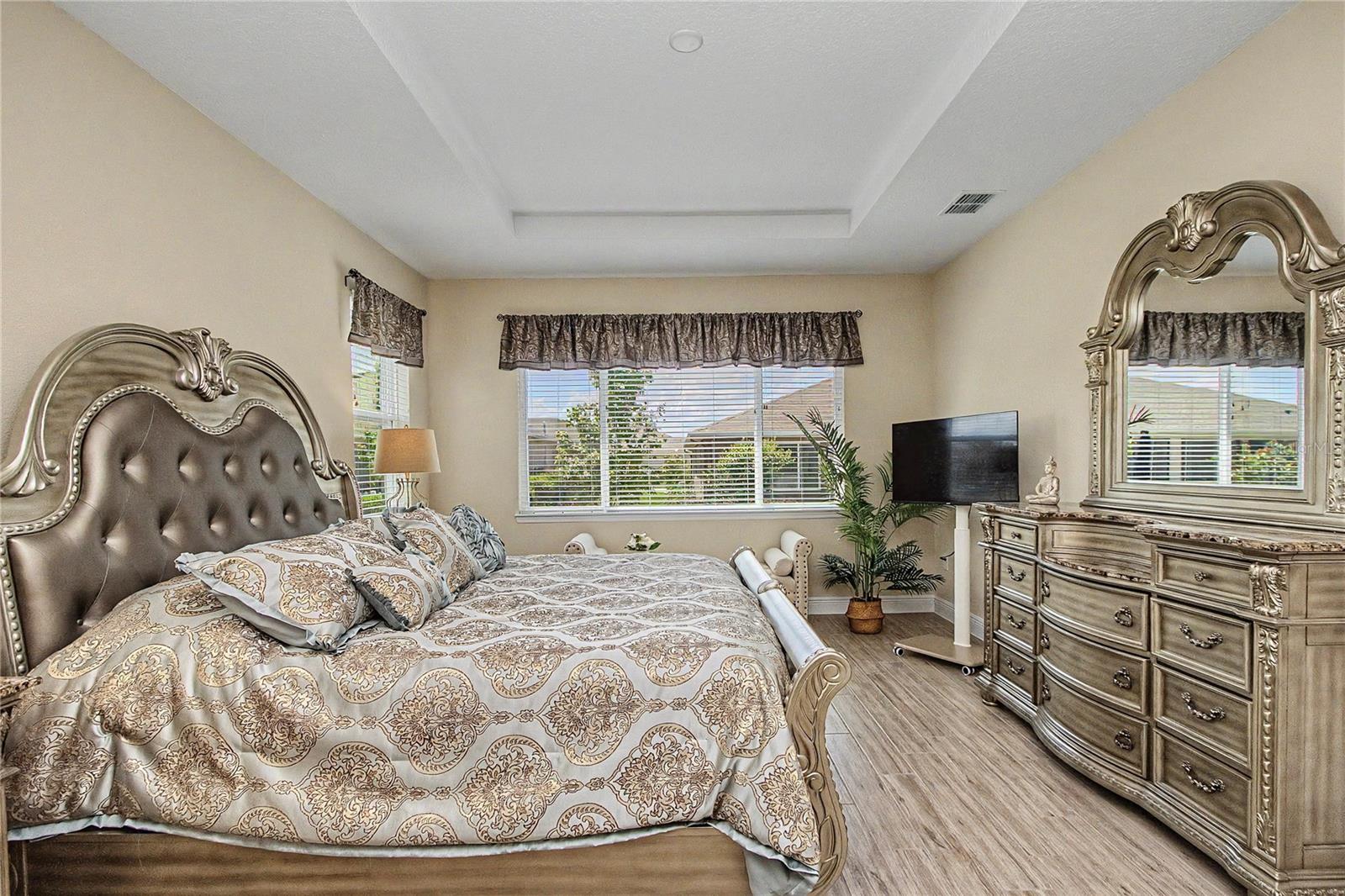 Image 8 of 47 For 9694 79th Loop