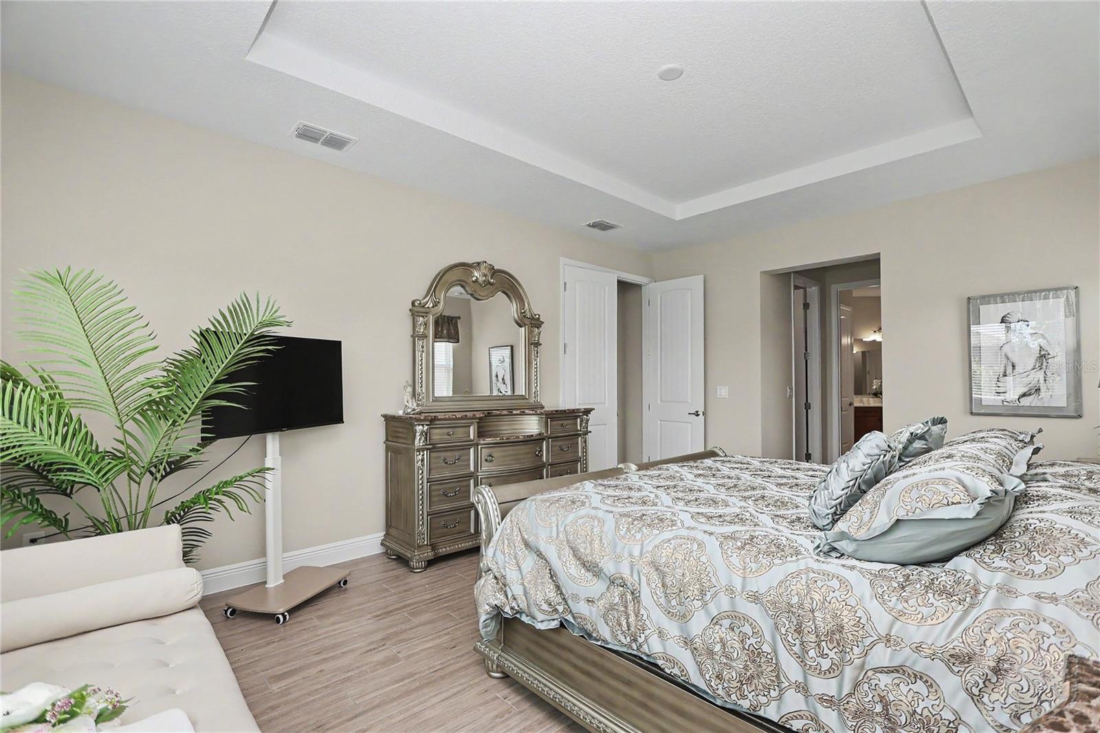 Image 9 of 47 For 9694 79th Loop