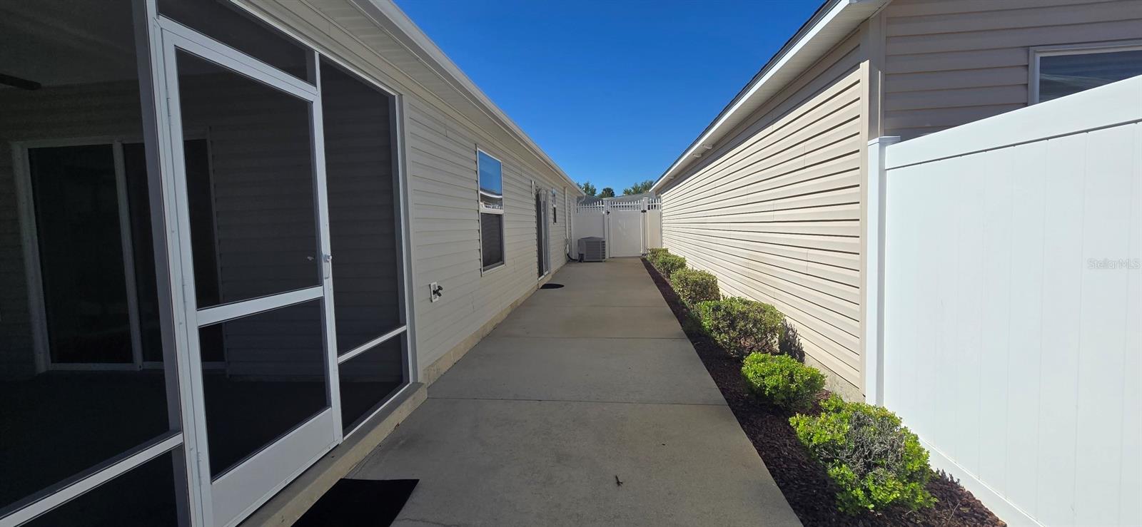 Image 2 of 15 For 2577 Lindewood Street