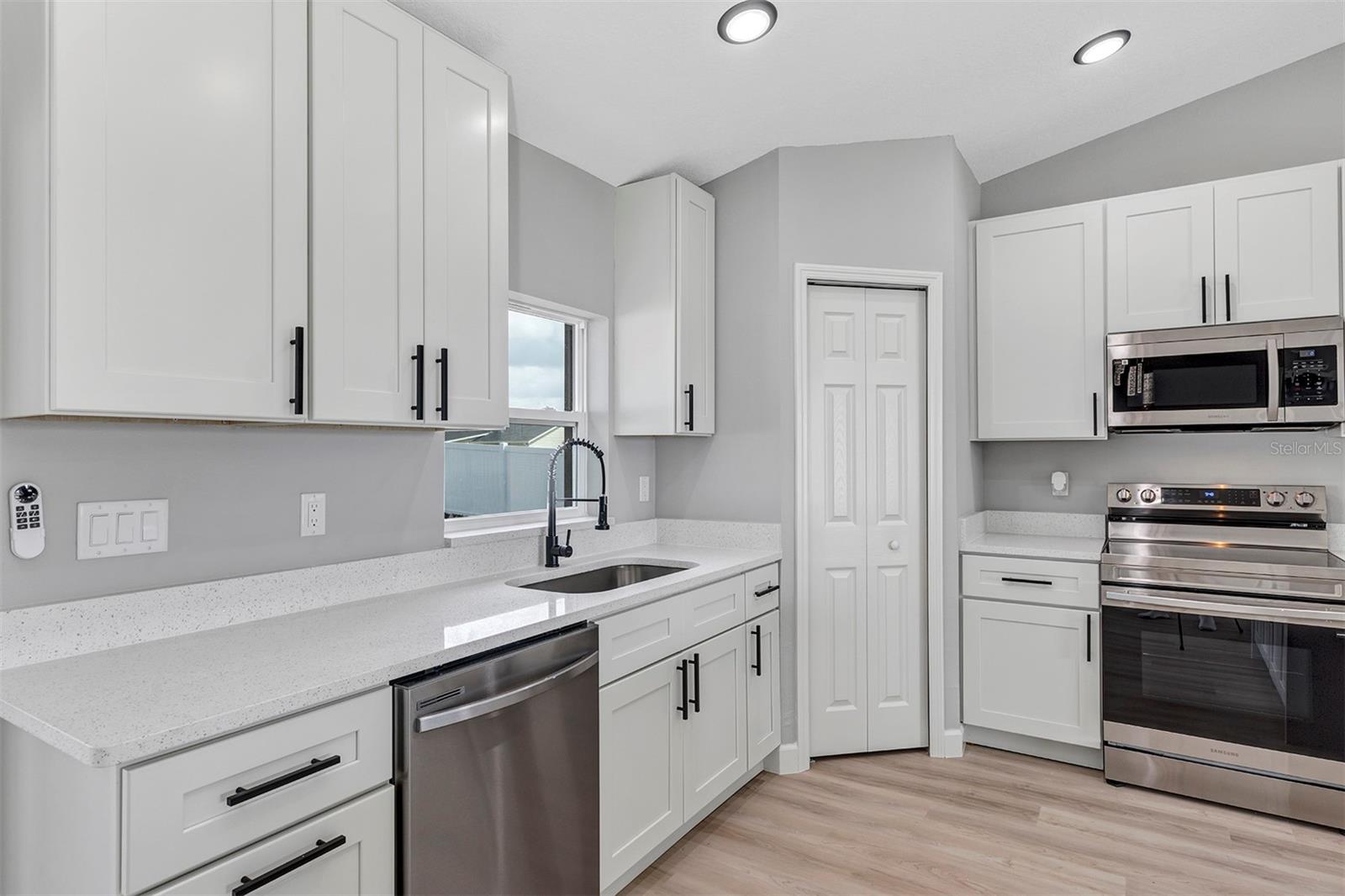 Image 14 of 33 For 13792 42nd Avenue