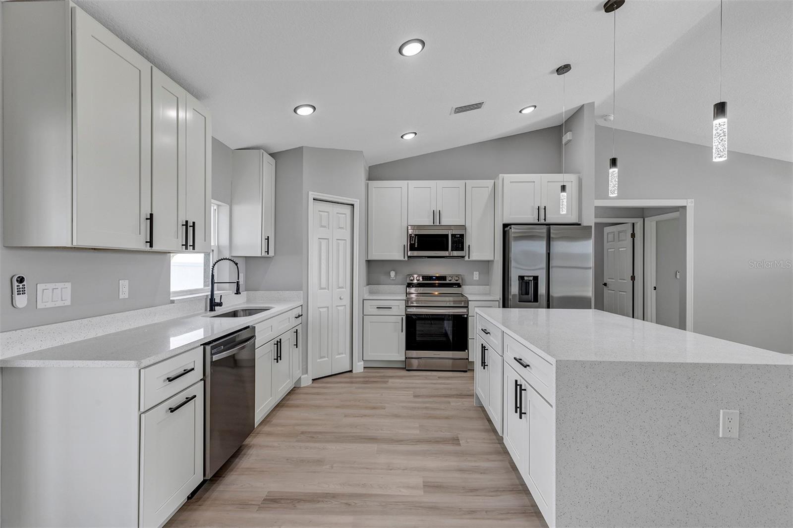 Image 16 of 33 For 13792 42nd Avenue