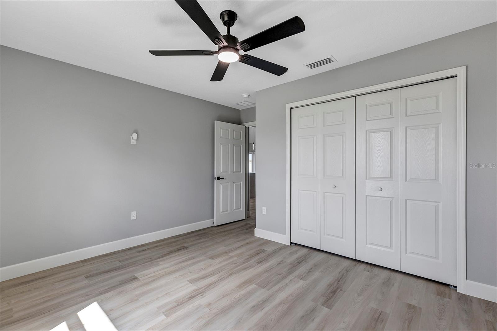 Image 30 of 33 For 13792 42nd Avenue