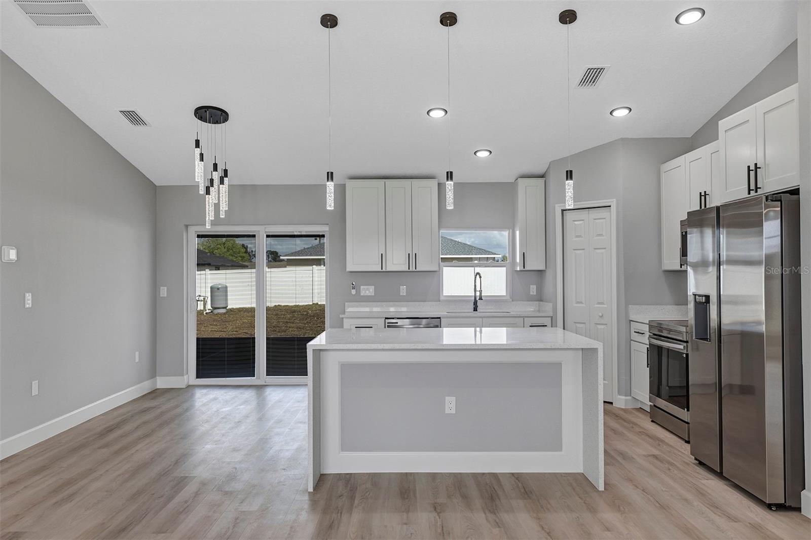 Image 9 of 33 For 13792 42nd Avenue