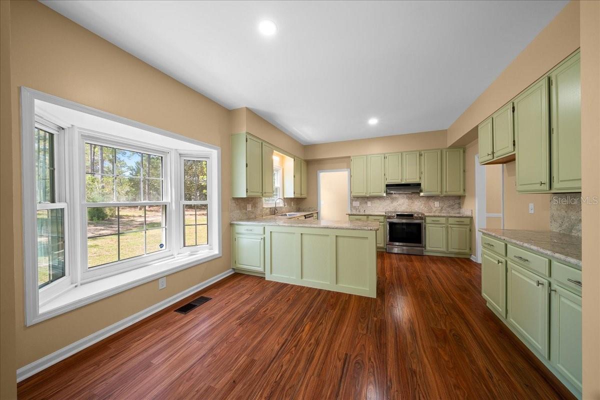 Image 17 of 78 For 7808 75th Street