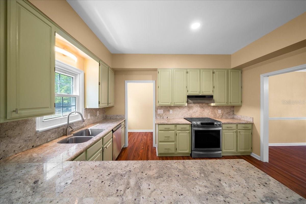 Image 20 of 78 For 7808 75th Street