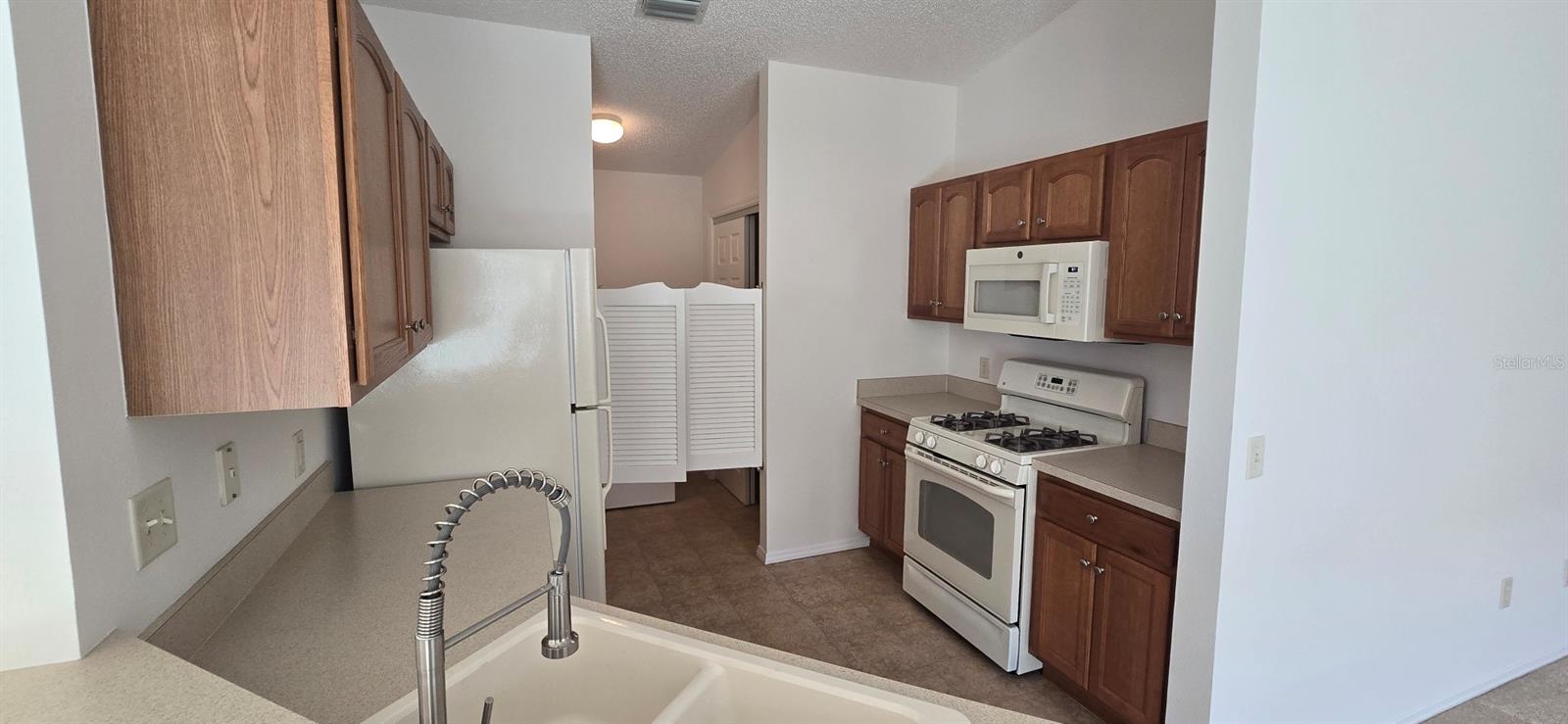 Image 6 of 17 For 1009 Ridgeville Road