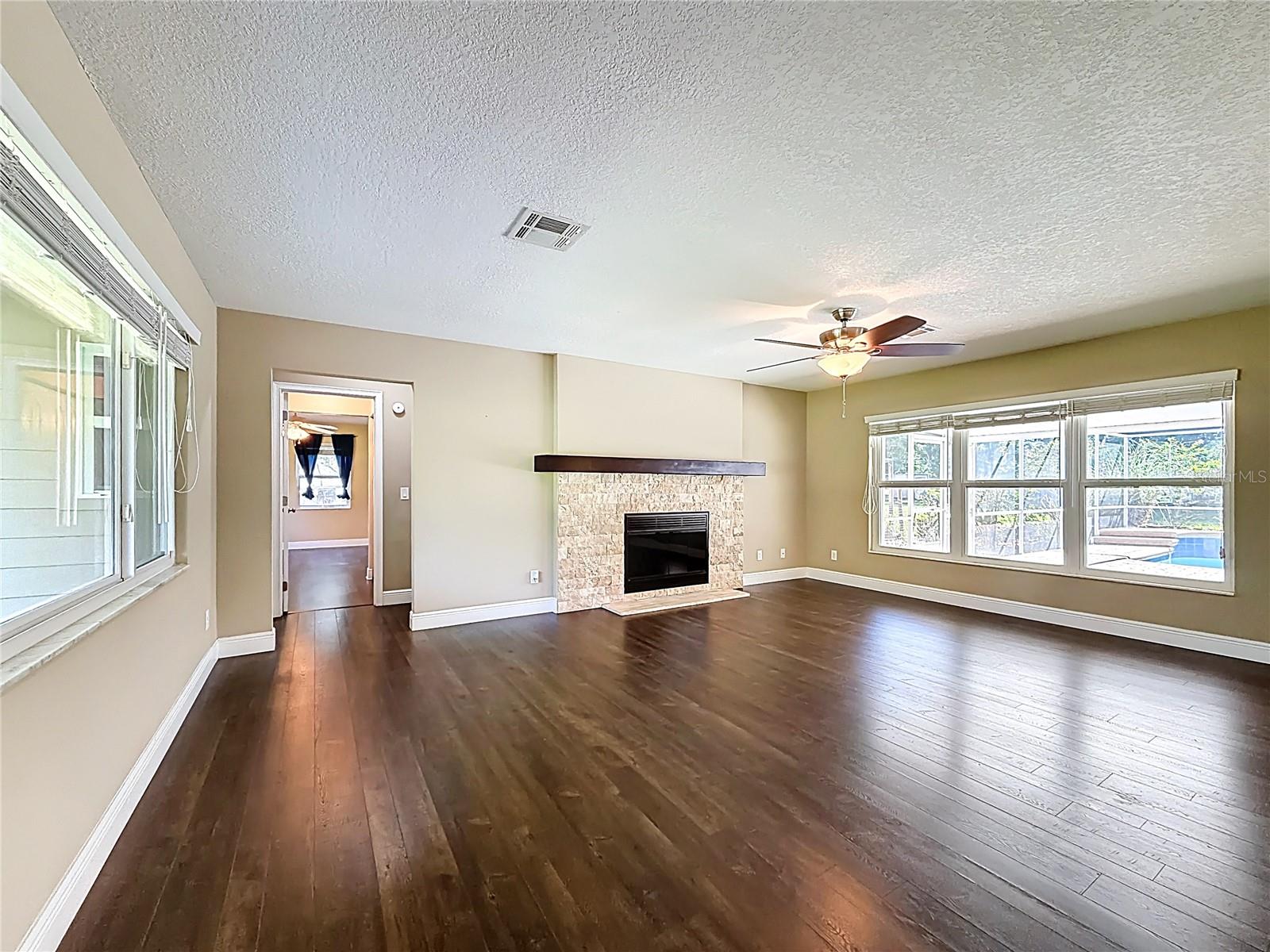 Image 12 of 66 For 363 Kensington Avenue