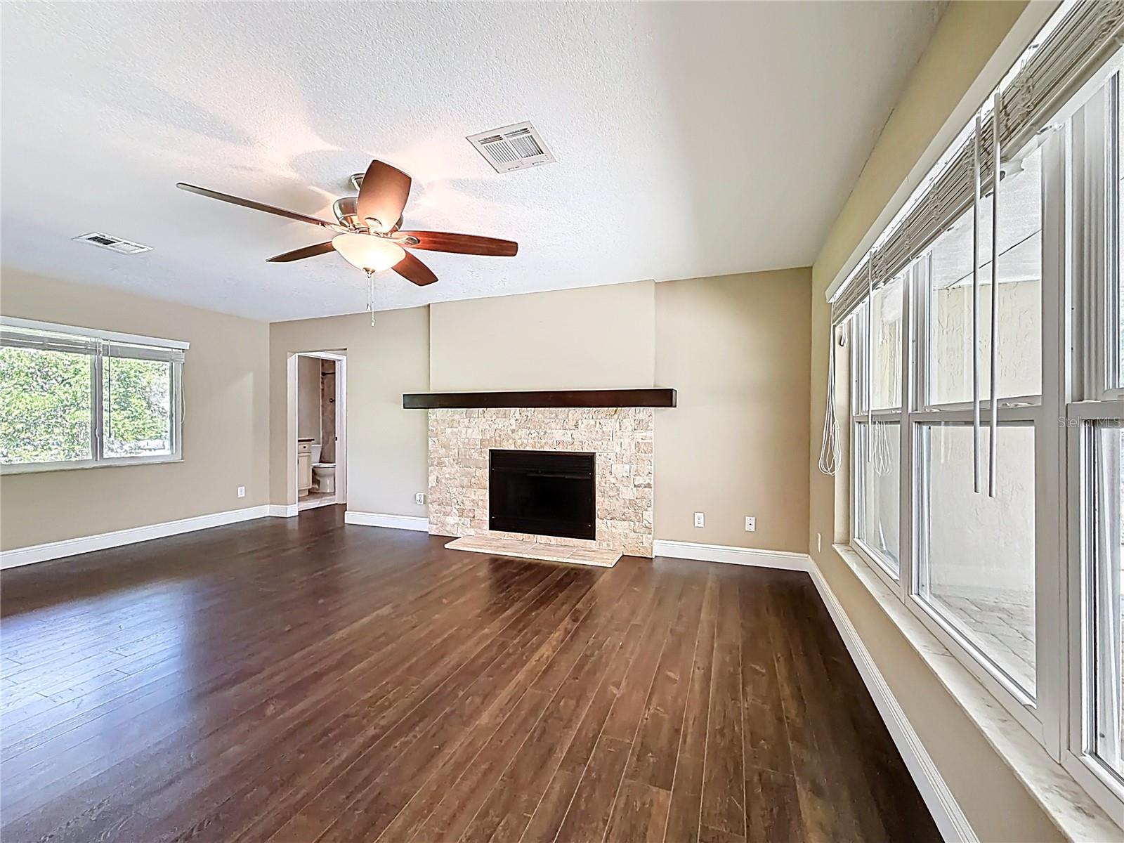 Image 16 of 66 For 363 Kensington Avenue