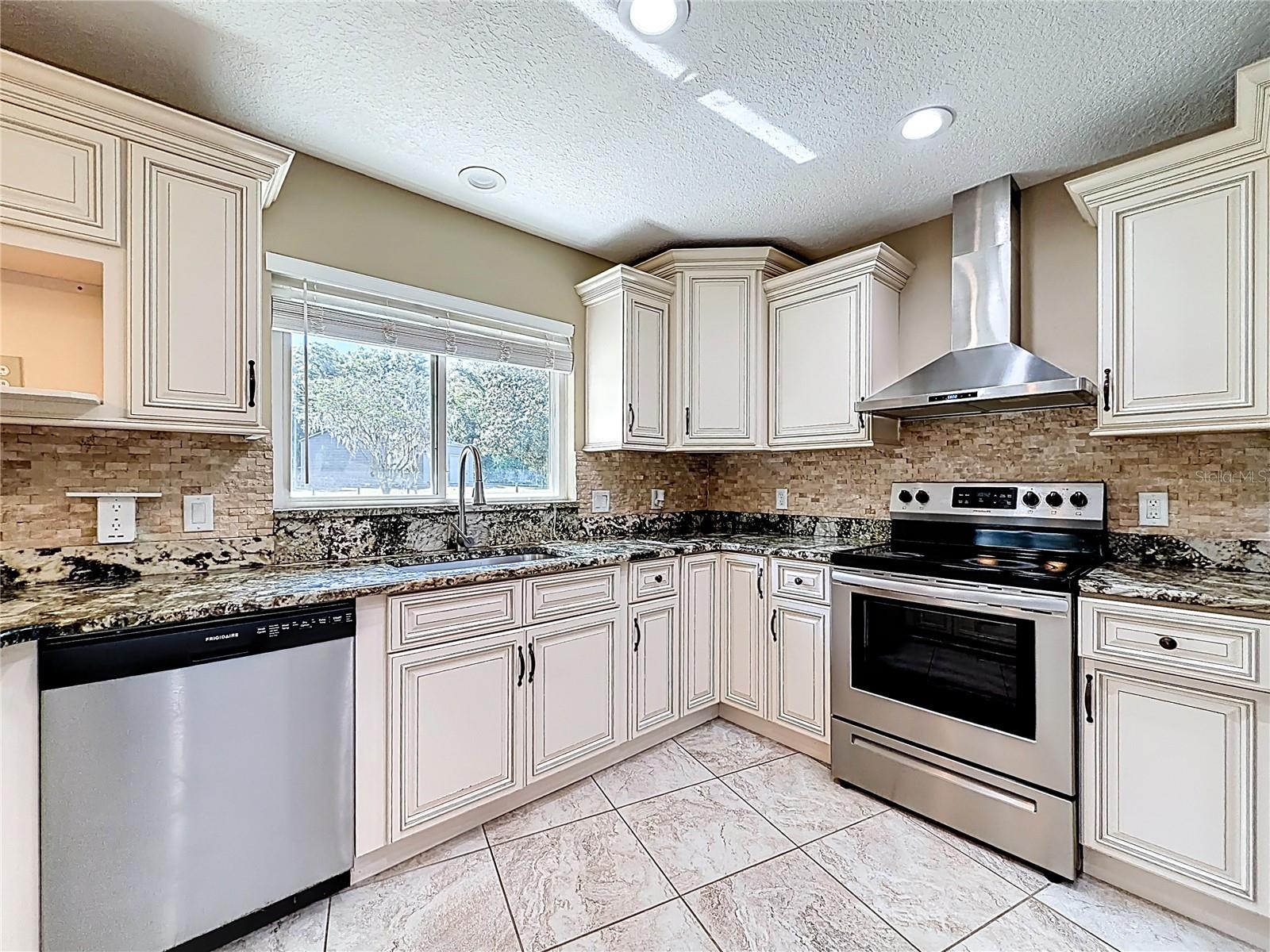 Image 21 of 66 For 363 Kensington Avenue