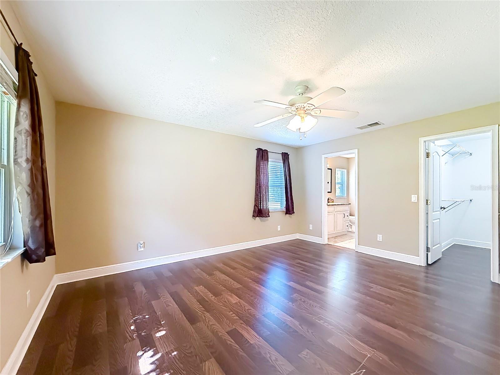 Image 28 of 66 For 363 Kensington Avenue