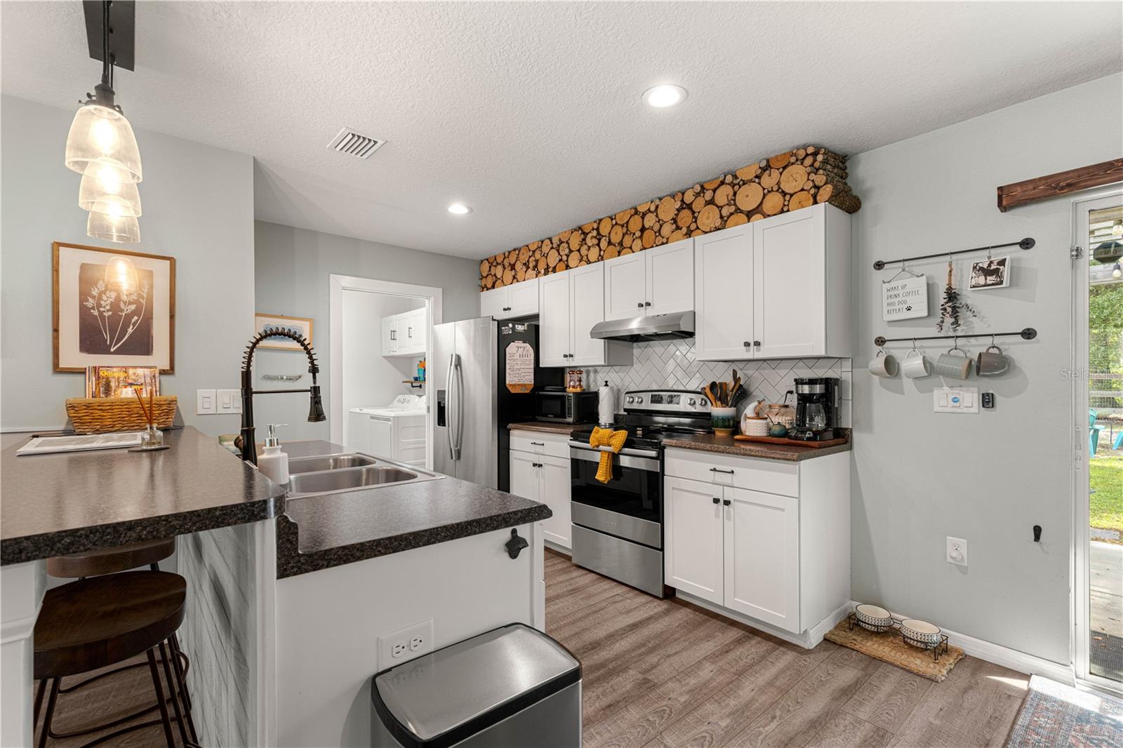 Image 14 of 34 For 6353 52nd Avenue