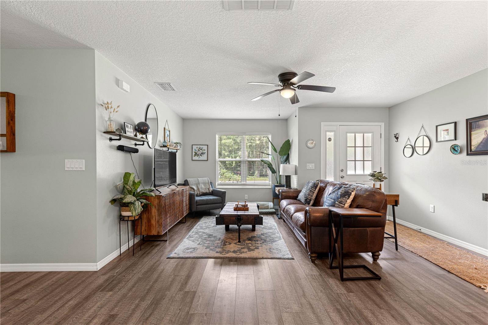 Image 16 of 34 For 6353 52nd Avenue