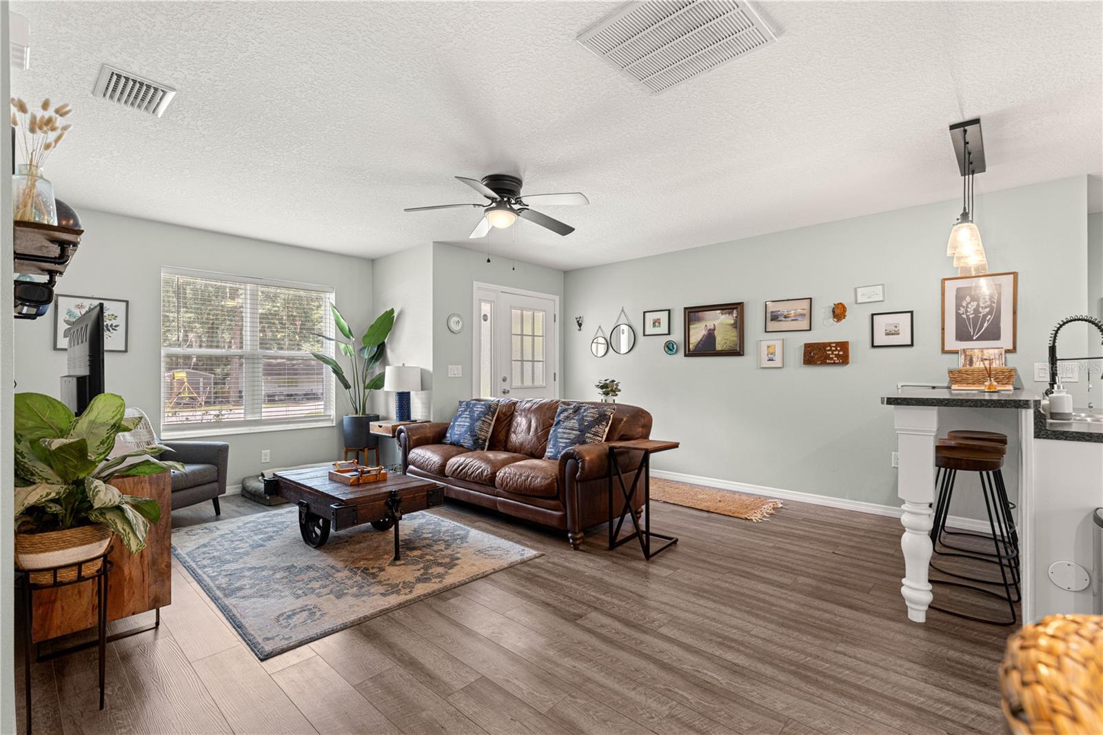 Image 17 of 34 For 6353 52nd Avenue