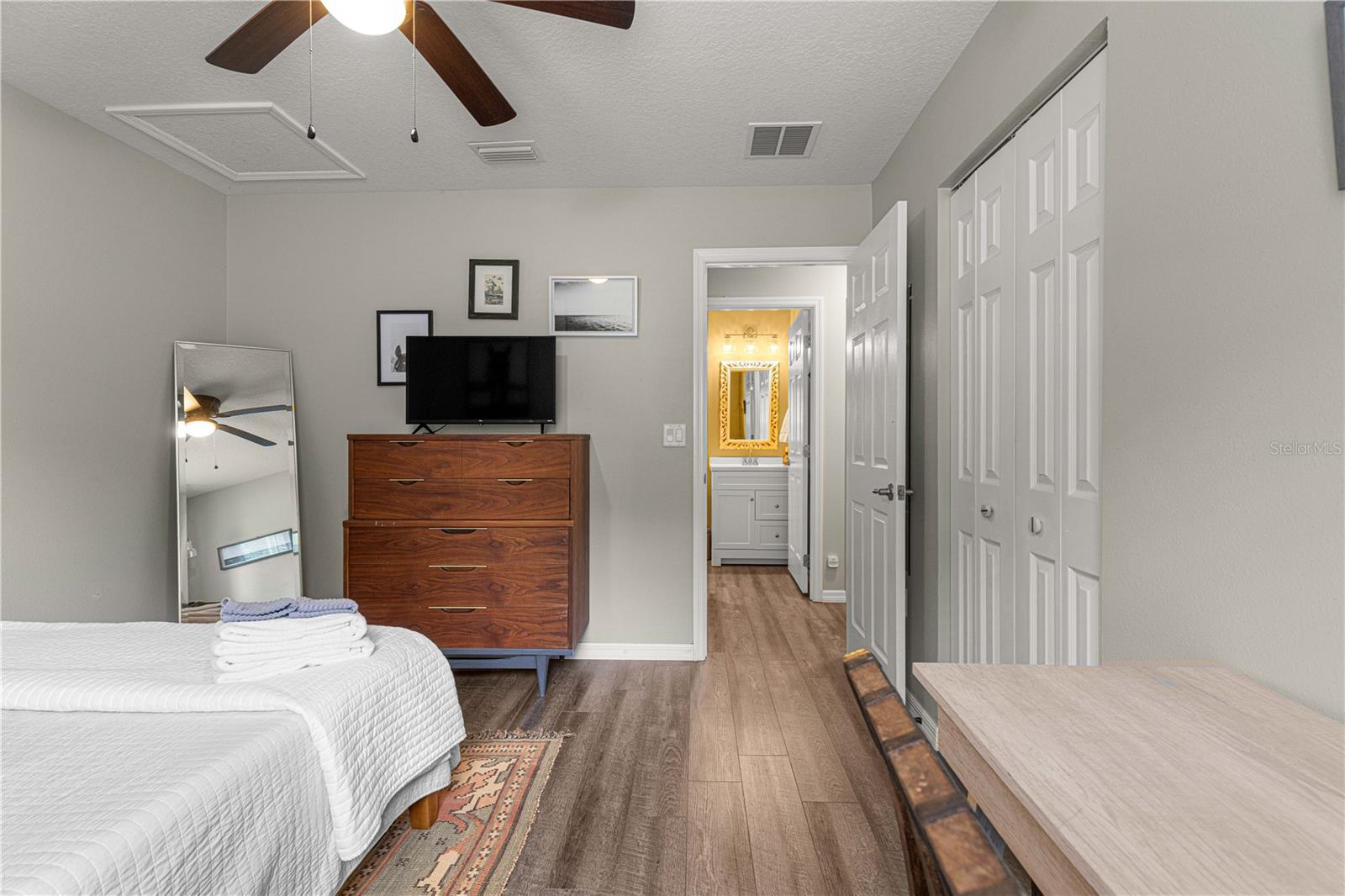 Image 21 of 34 For 6353 52nd Avenue