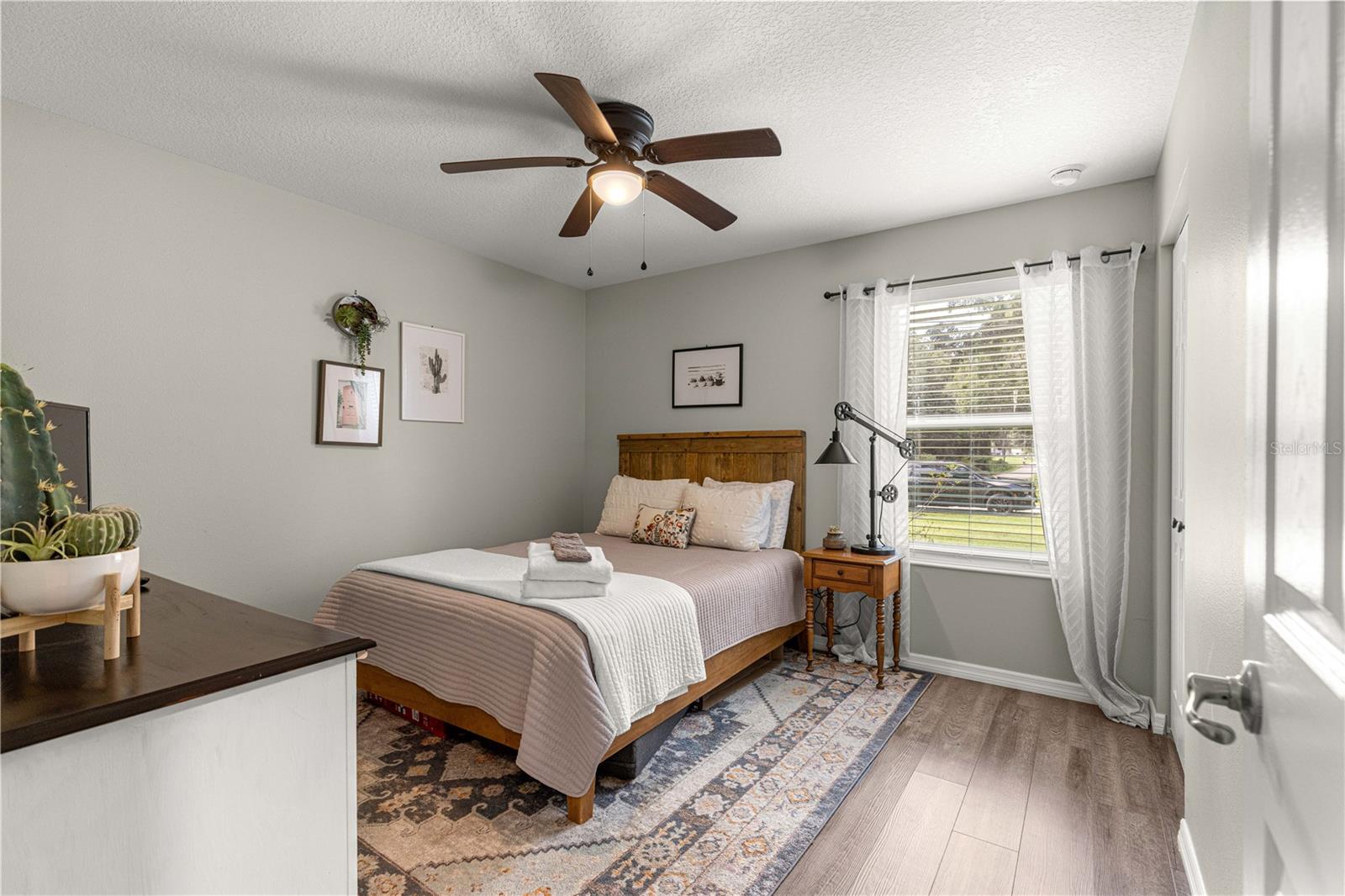 Image 23 of 34 For 6353 52nd Avenue