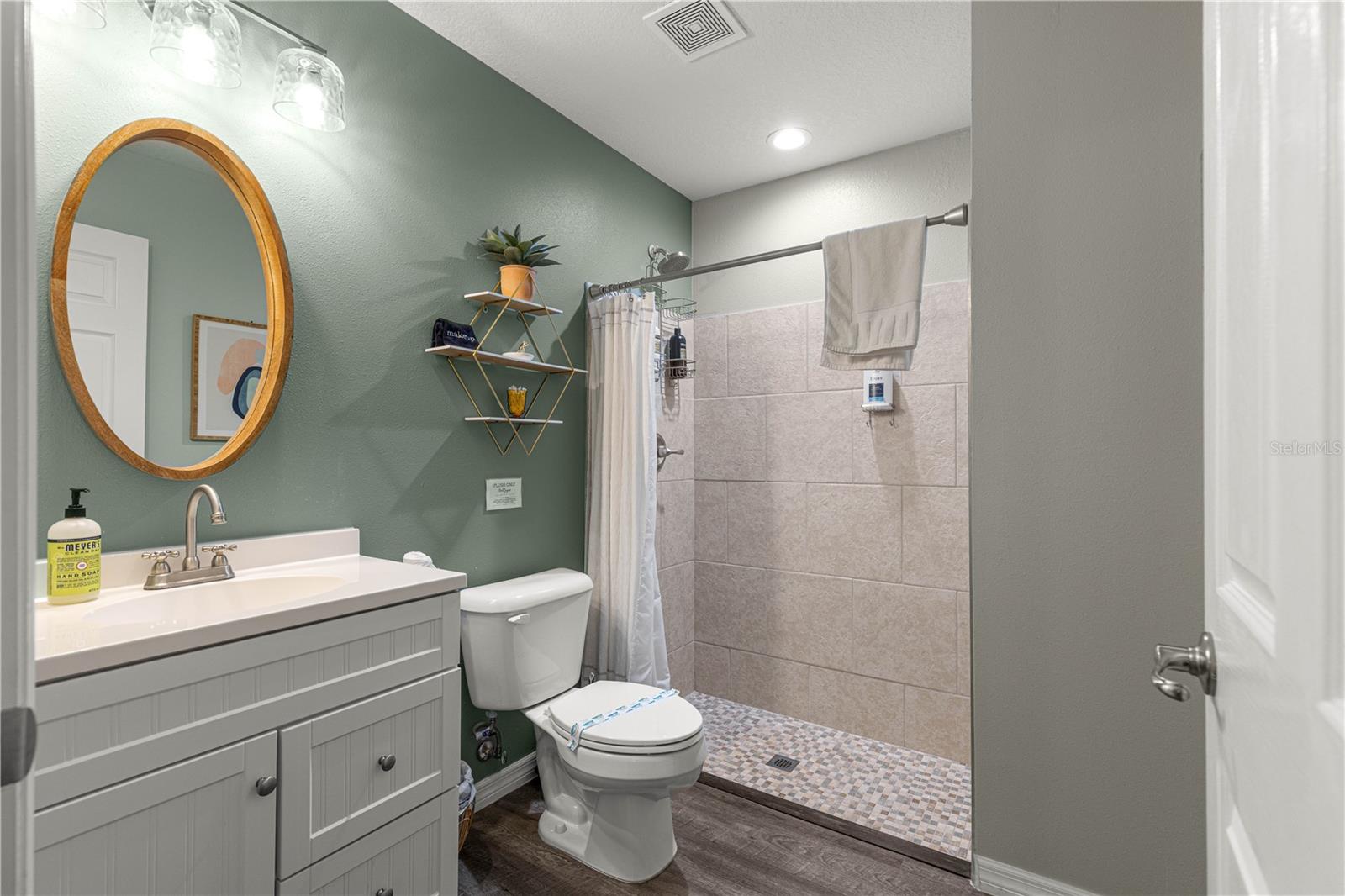 Image 26 of 34 For 6353 52nd Avenue