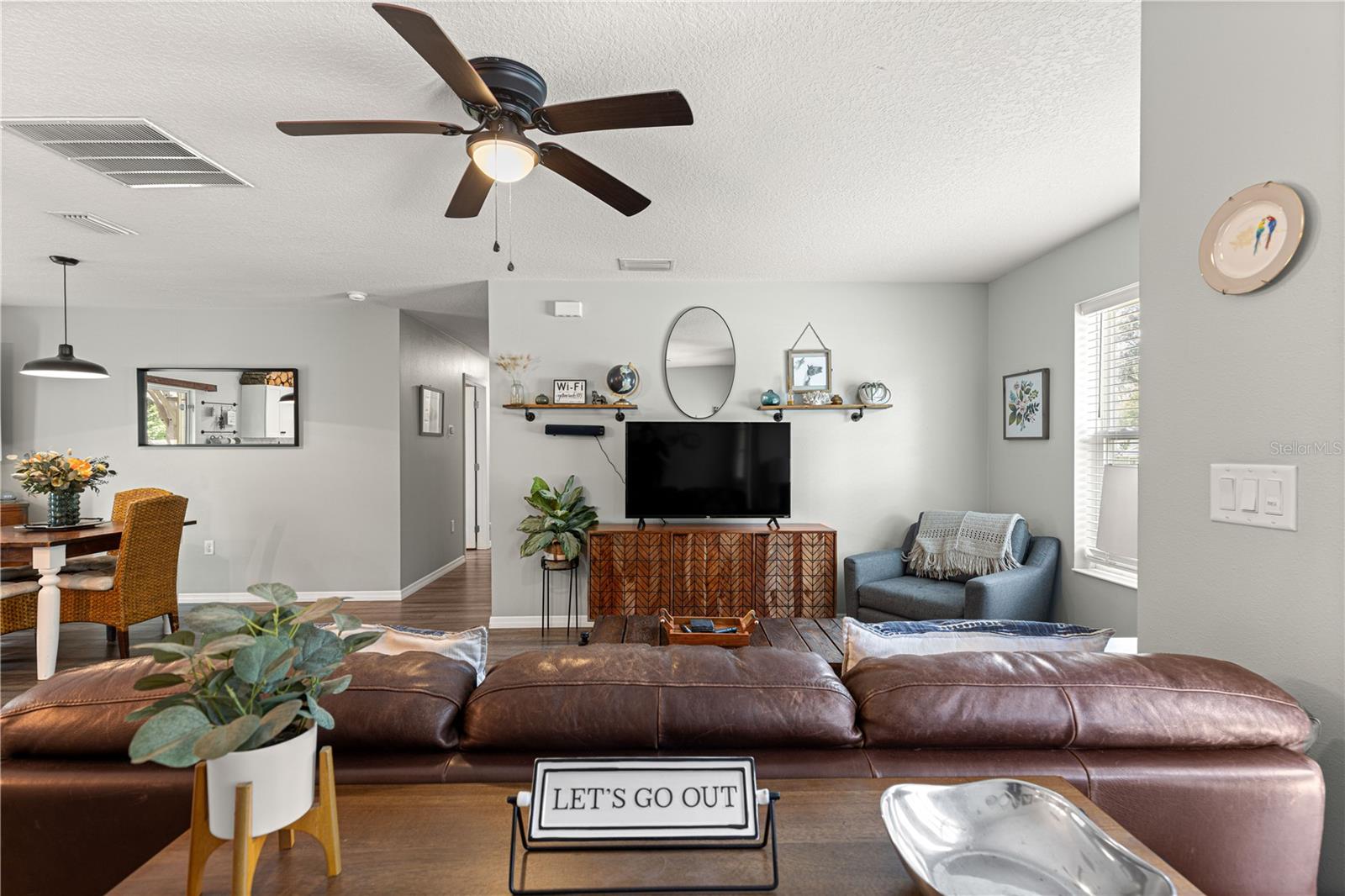 Image 7 of 34 For 6353 52nd Avenue