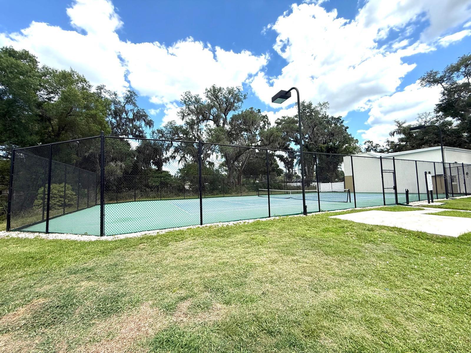 Image 10 of 12 For 308 Lake Parsons Green 206