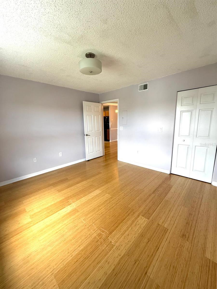 Image 7 of 12 For 308 Lake Parsons Green 206