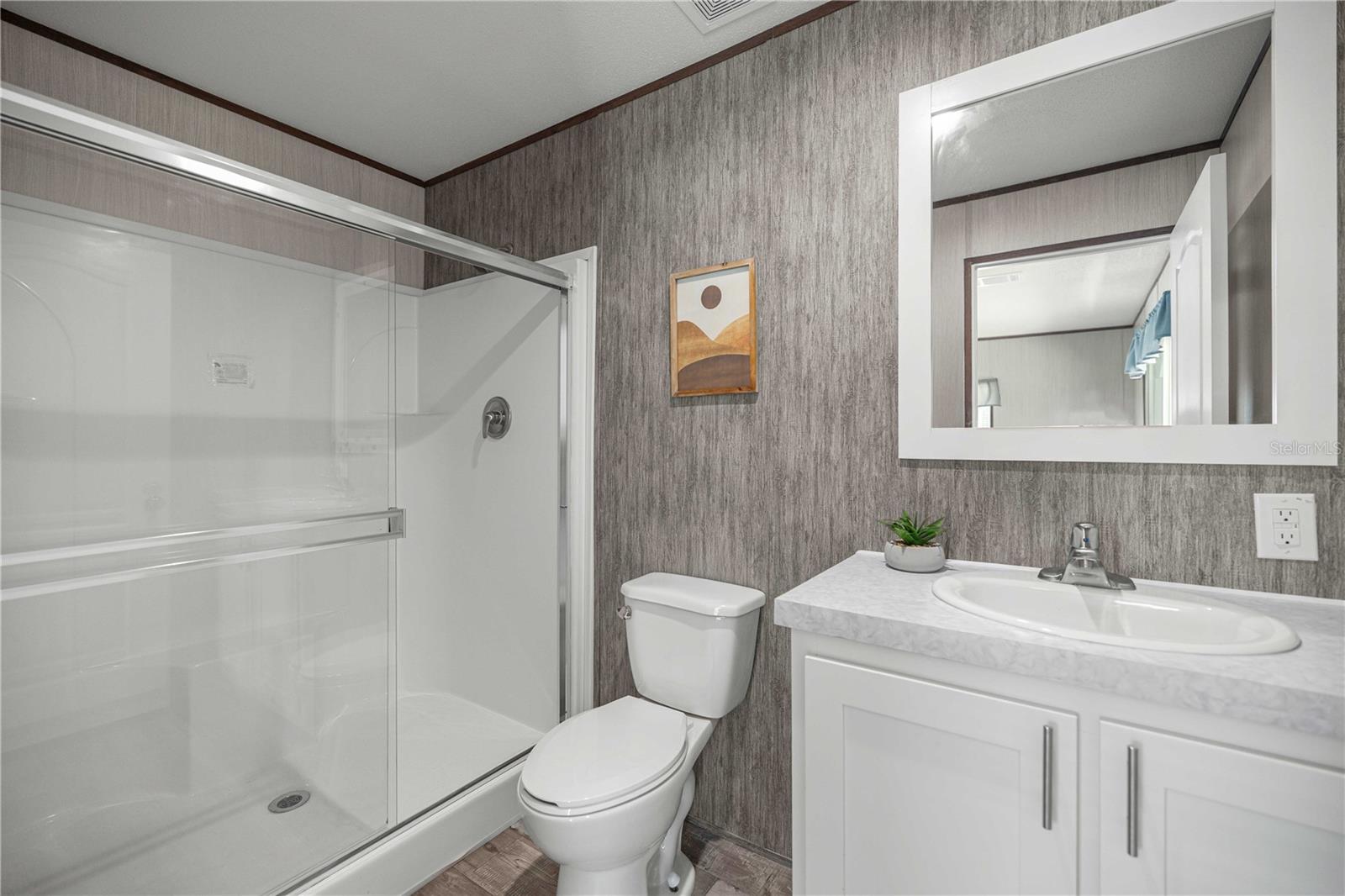 Image 23 of 30 For 17360 65th Street