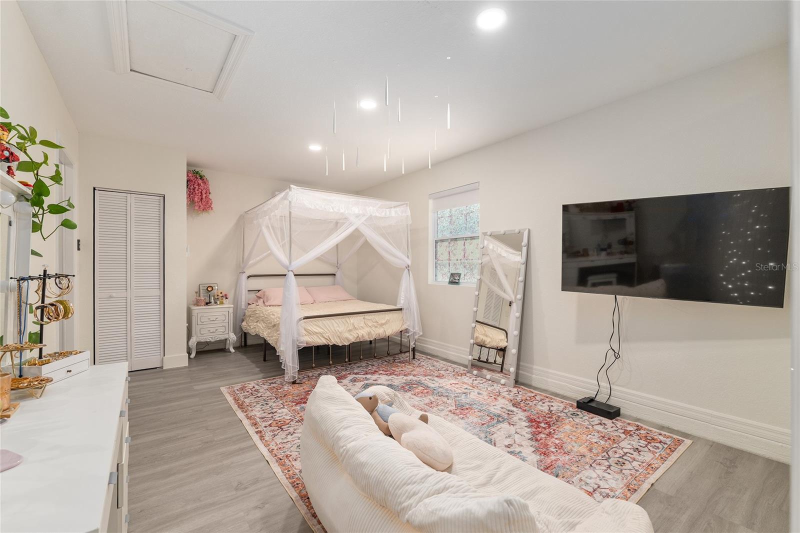 Image 36 of 88 For 20264 69th Place