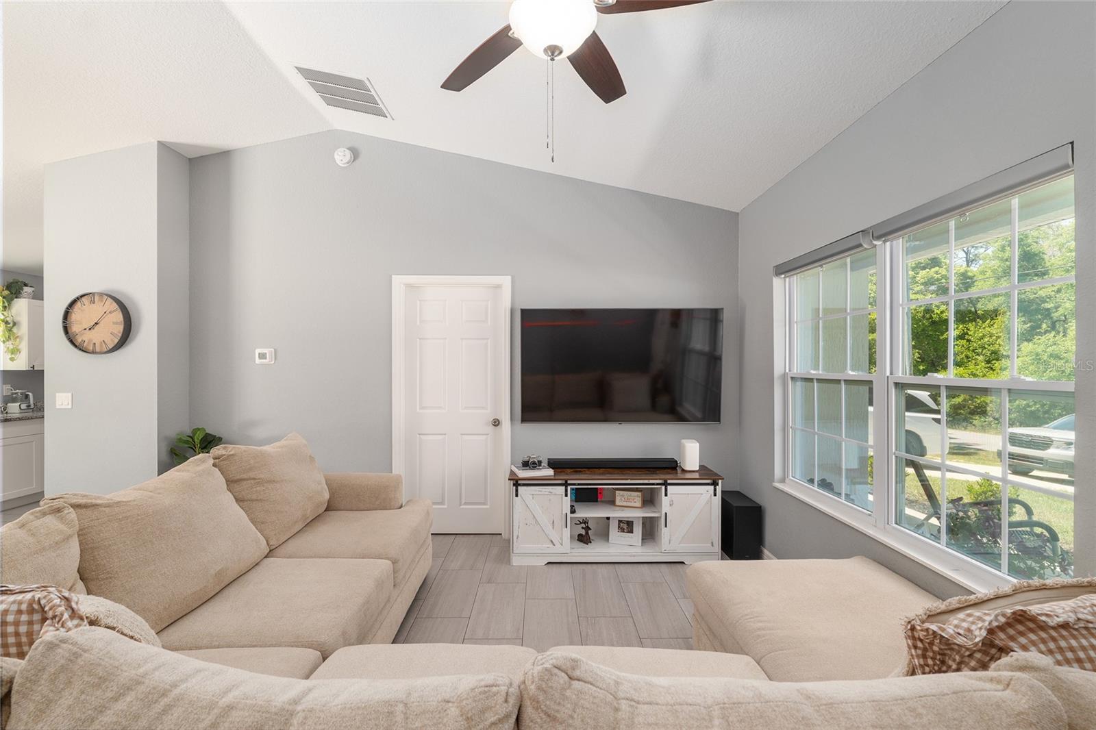 Image 6 of 88 For 20264 69th Place