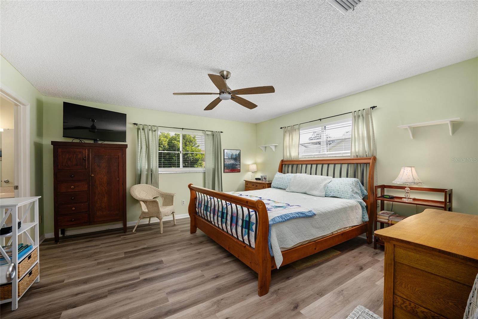 Image 17 of 34 For 8762 91st Street D