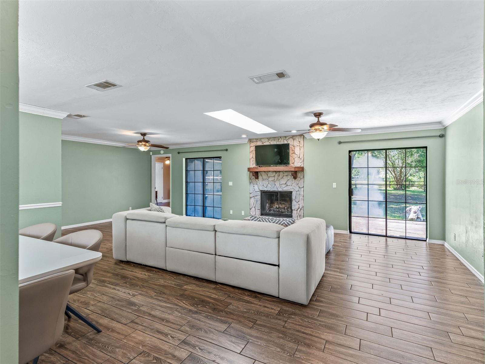 Image 7 of 35 For 2405 157th Lane Road