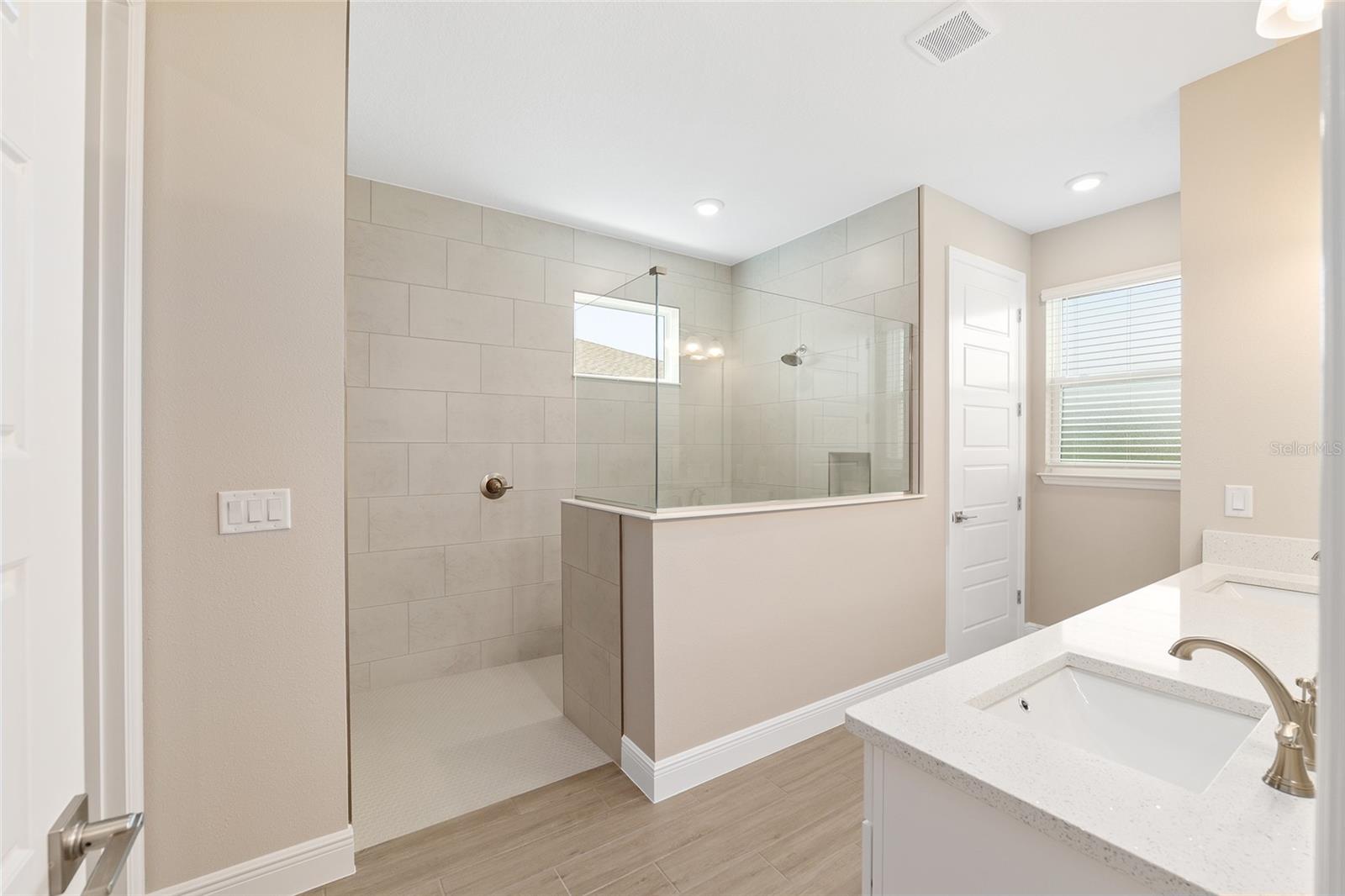 Image 33 of 61 For 8528 101st Avenue