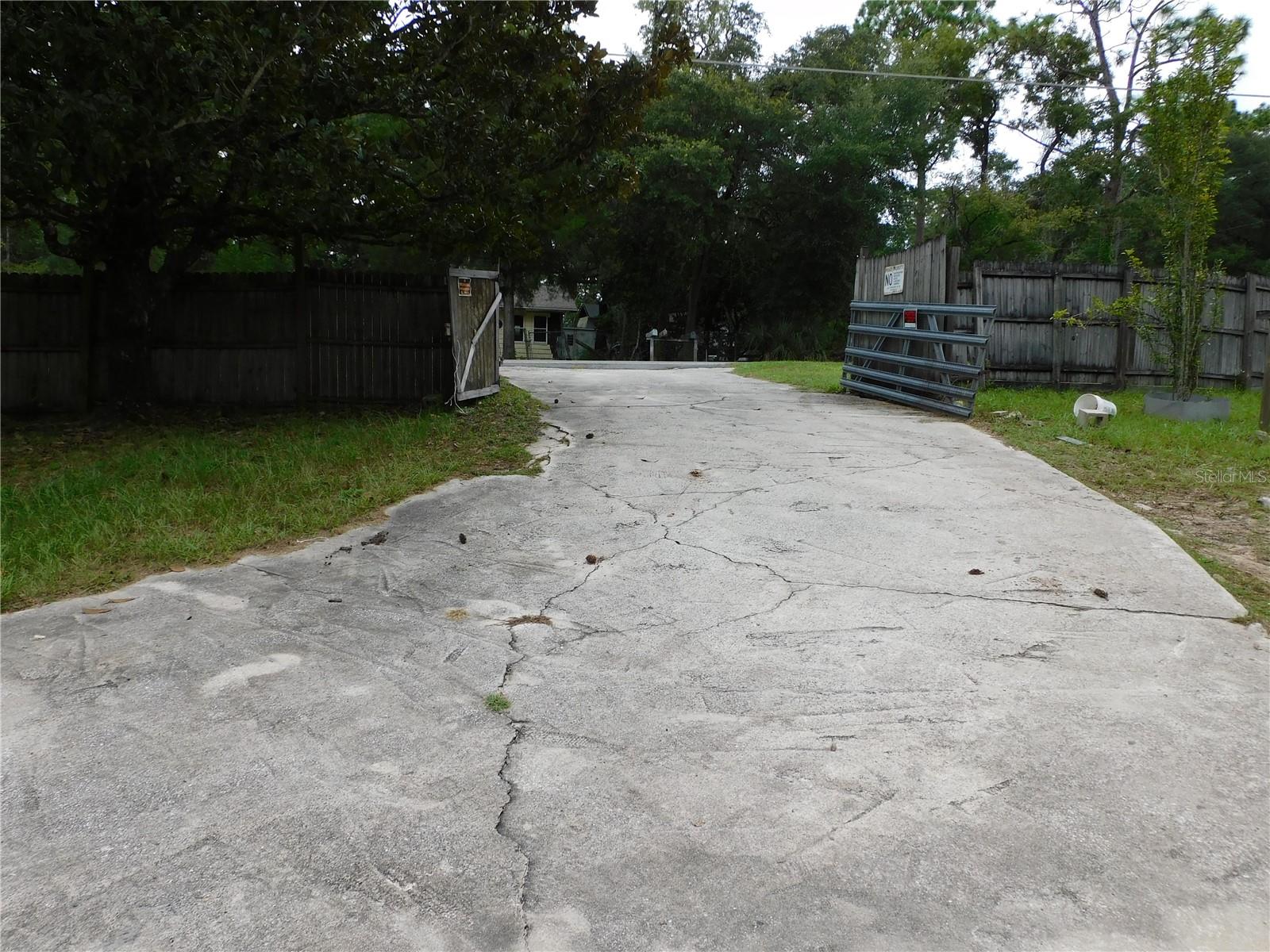 Image 22 of 36 For 16900 Fort King Street